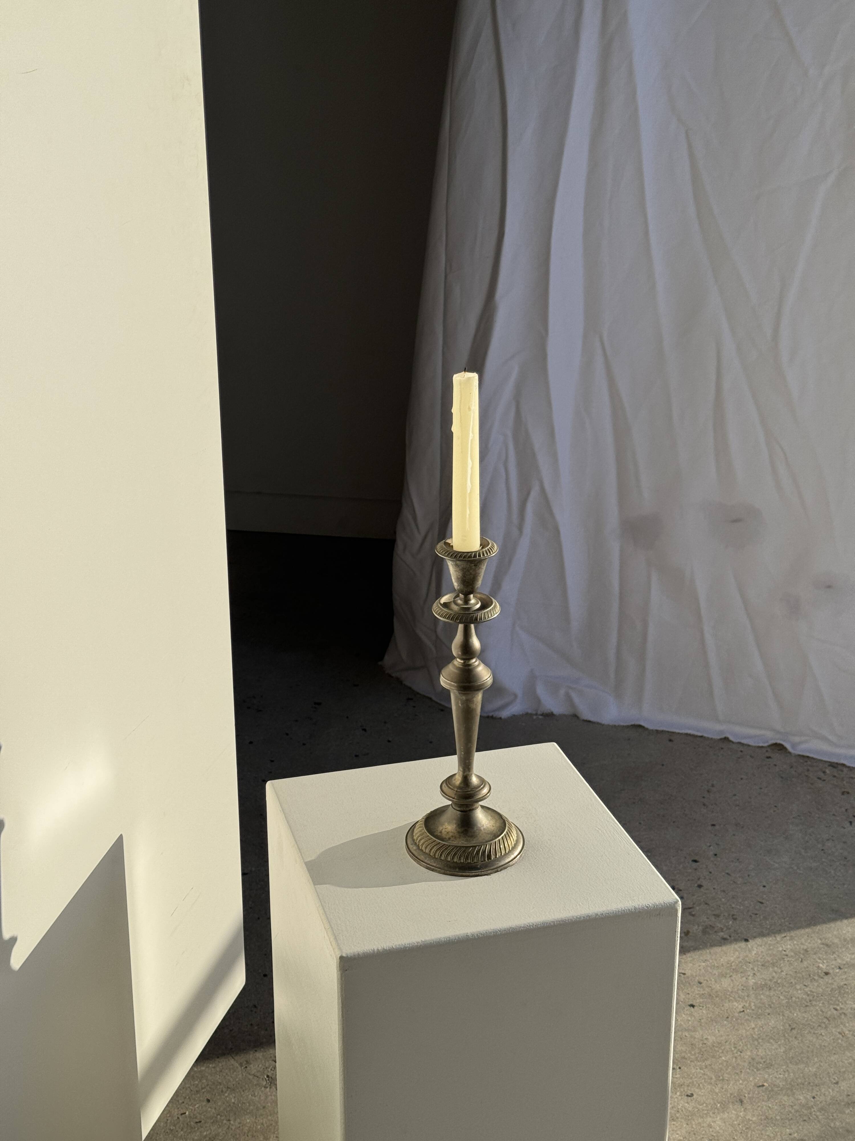 Large antique silver-plated candlestick H29 D10.5