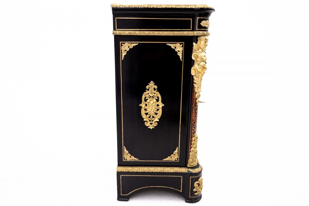 Antique Boulle chest of drawers from the mid-19th century, France.