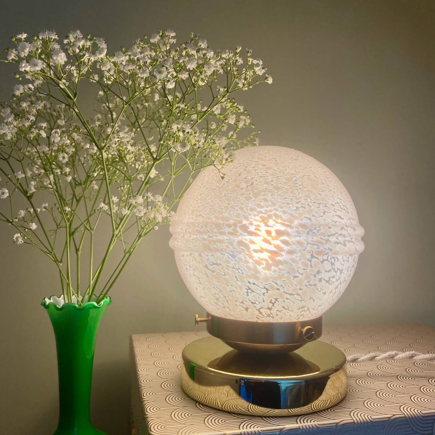 Vintage globe table lamp in pink Clichy glass