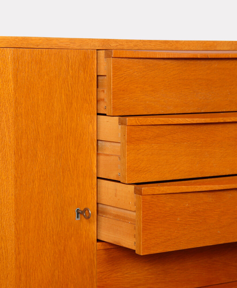 Commode éditée par Drevozpracujici Podnik, 1962
