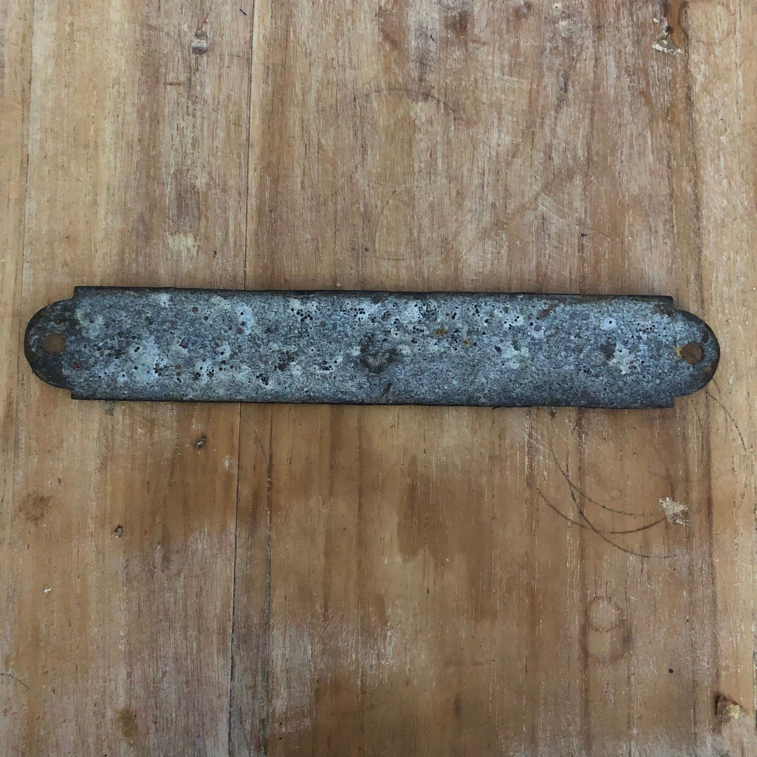 Enamelled pharmacy plate