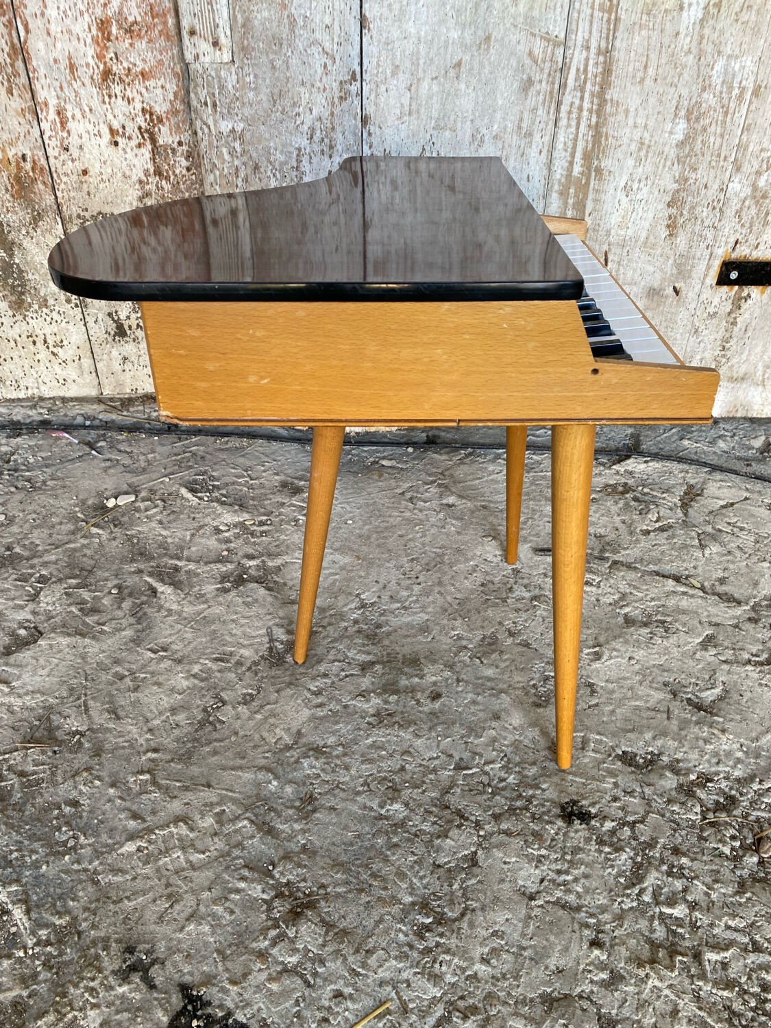 Piano a child's old wood + formica compass legs 1960s vintage