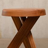 Tabouret Pierre Chapo S31 'Modèle A' en orme massif, France