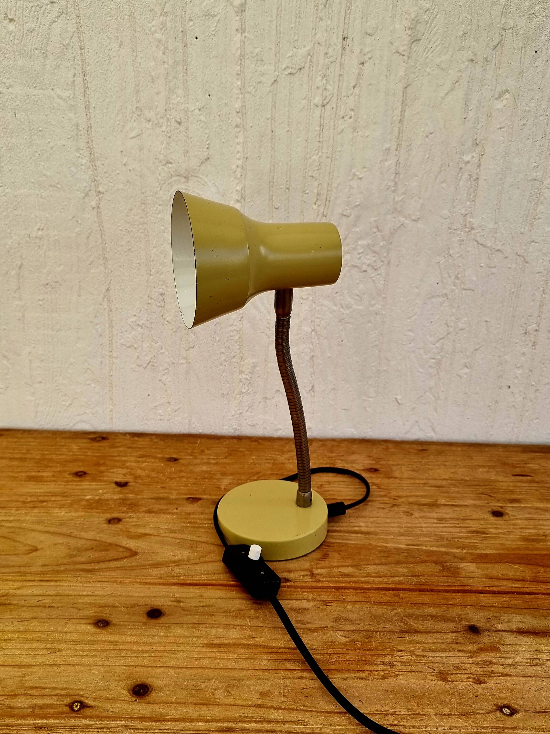 Lampe de bureau beige vintage