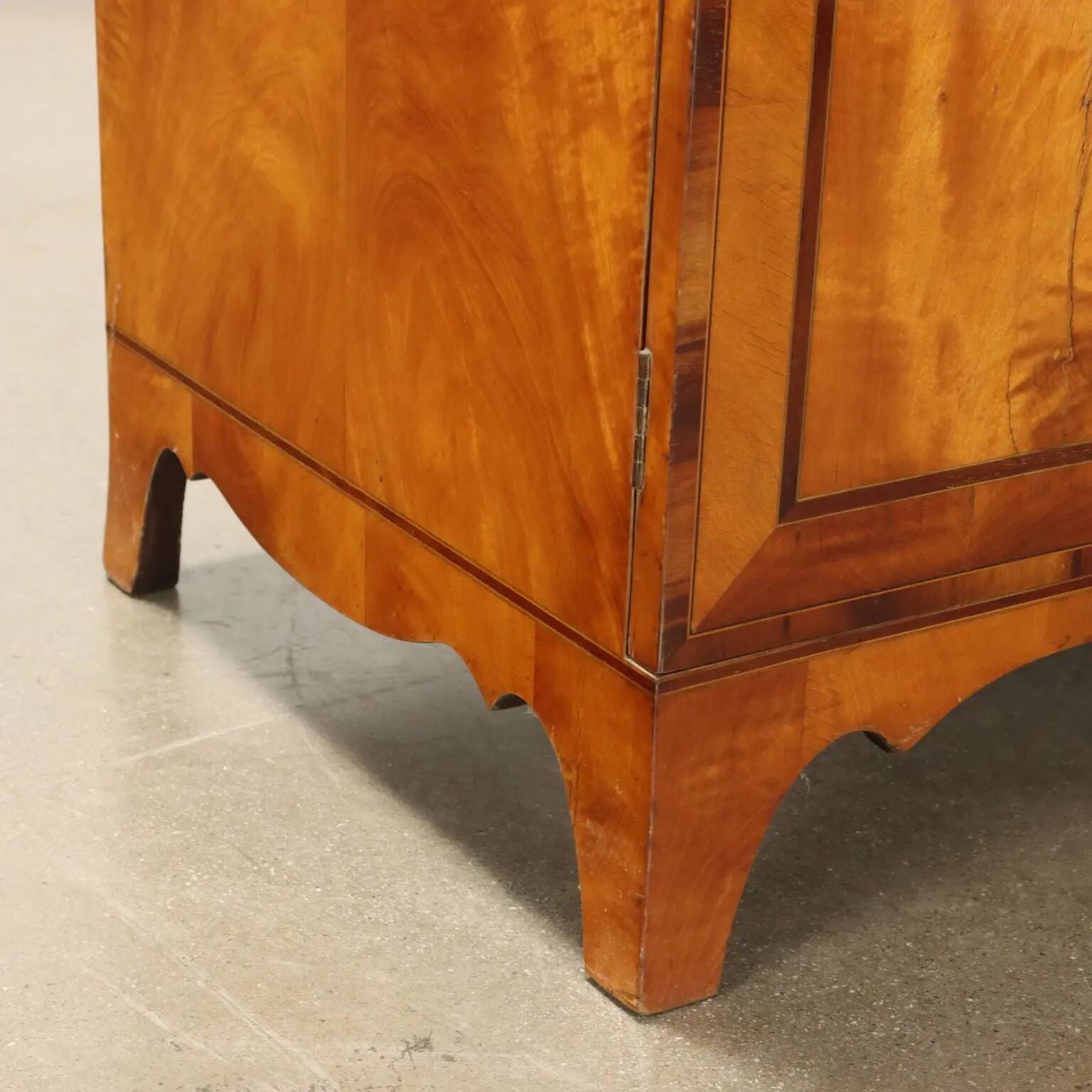 Victorian antique trumeau, various woods, England 19th century.