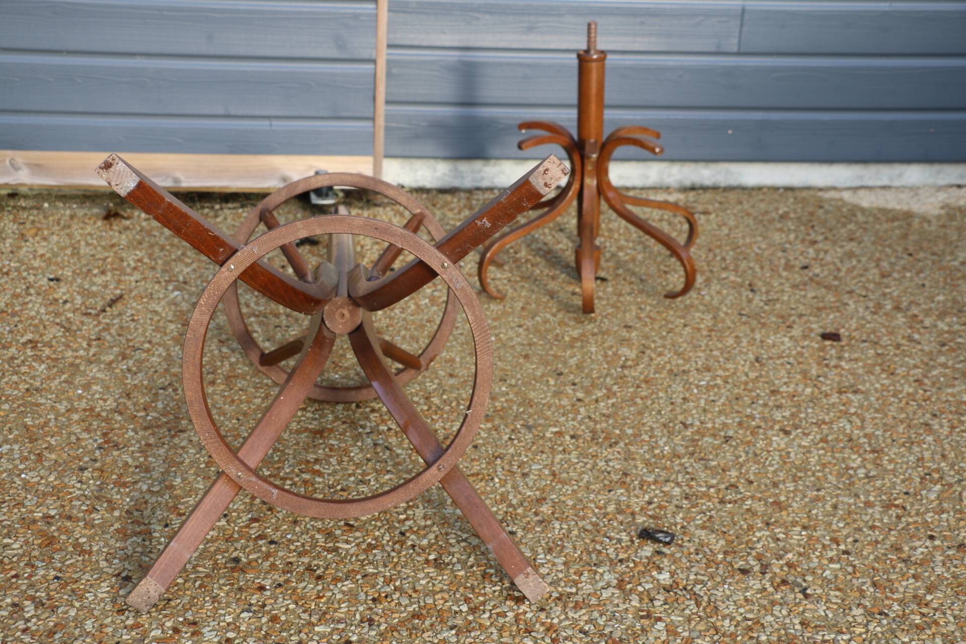 BAUMANN parrot coat rack dark beech umbrella stand olive head