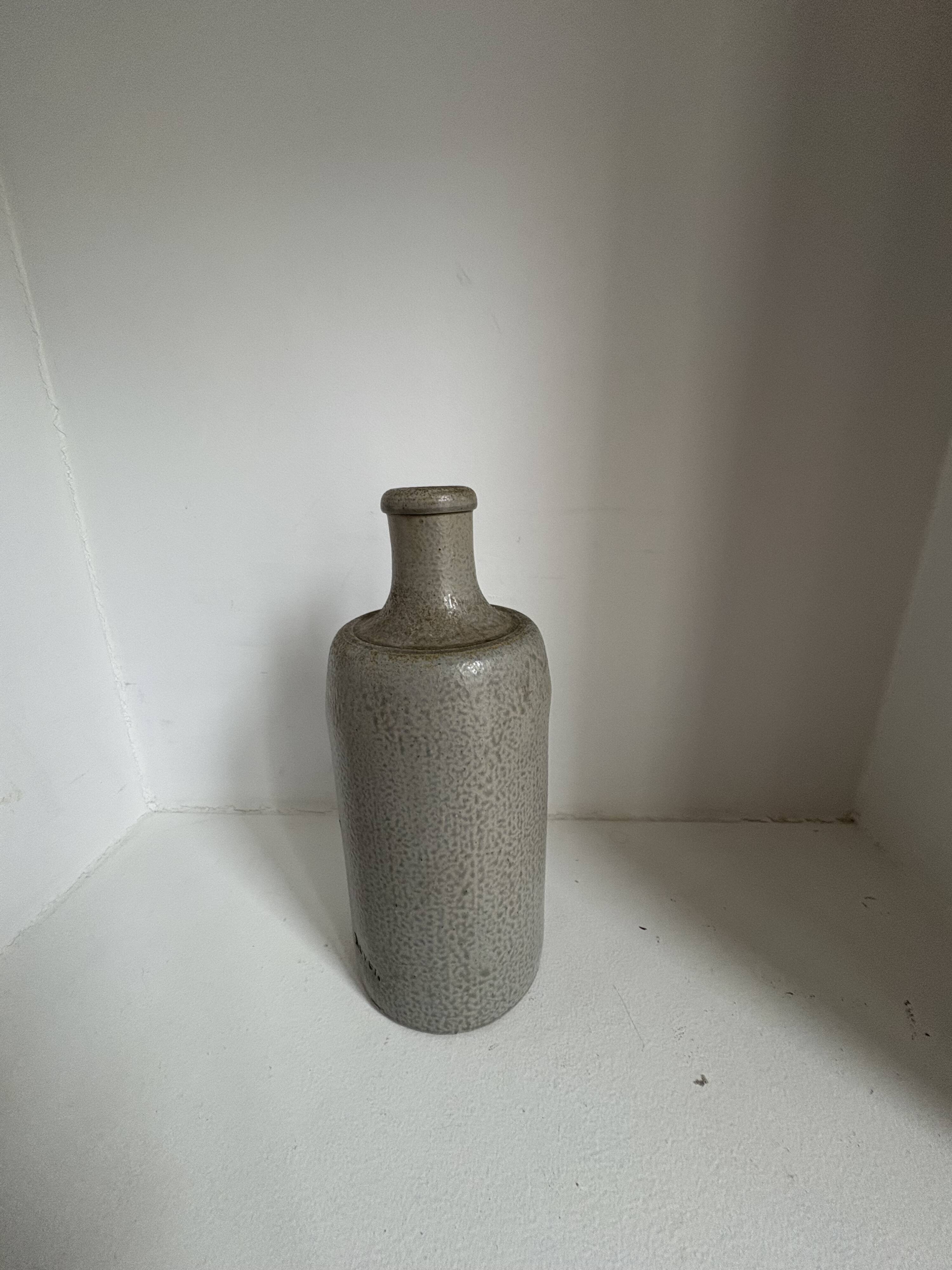 Set of 16 decorative items