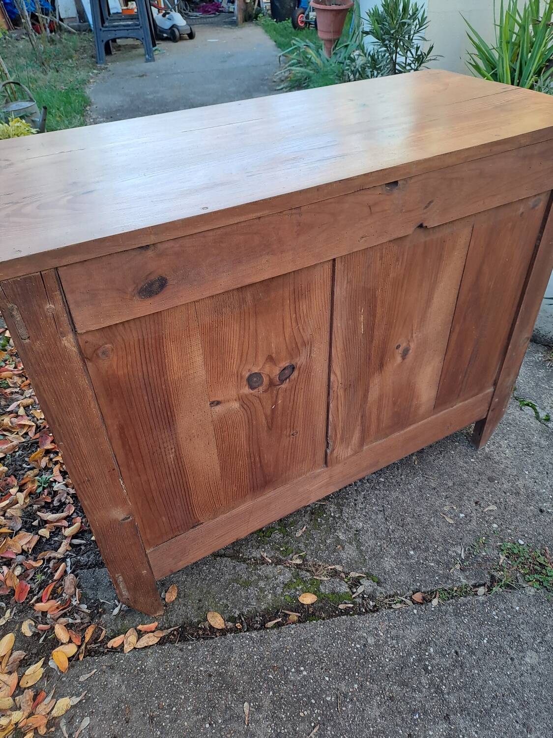 Parisian buffet from the 1930s