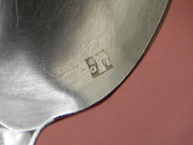 Set of 6 teaspoons in silver metal.