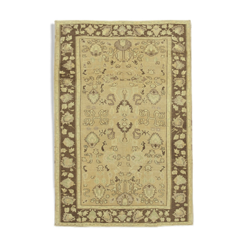 Tapis beige anatolien tissé à la main 150 cm x 223 cm
