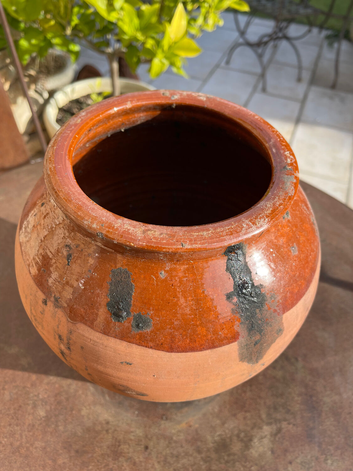 Ancient terracotta pottery jar