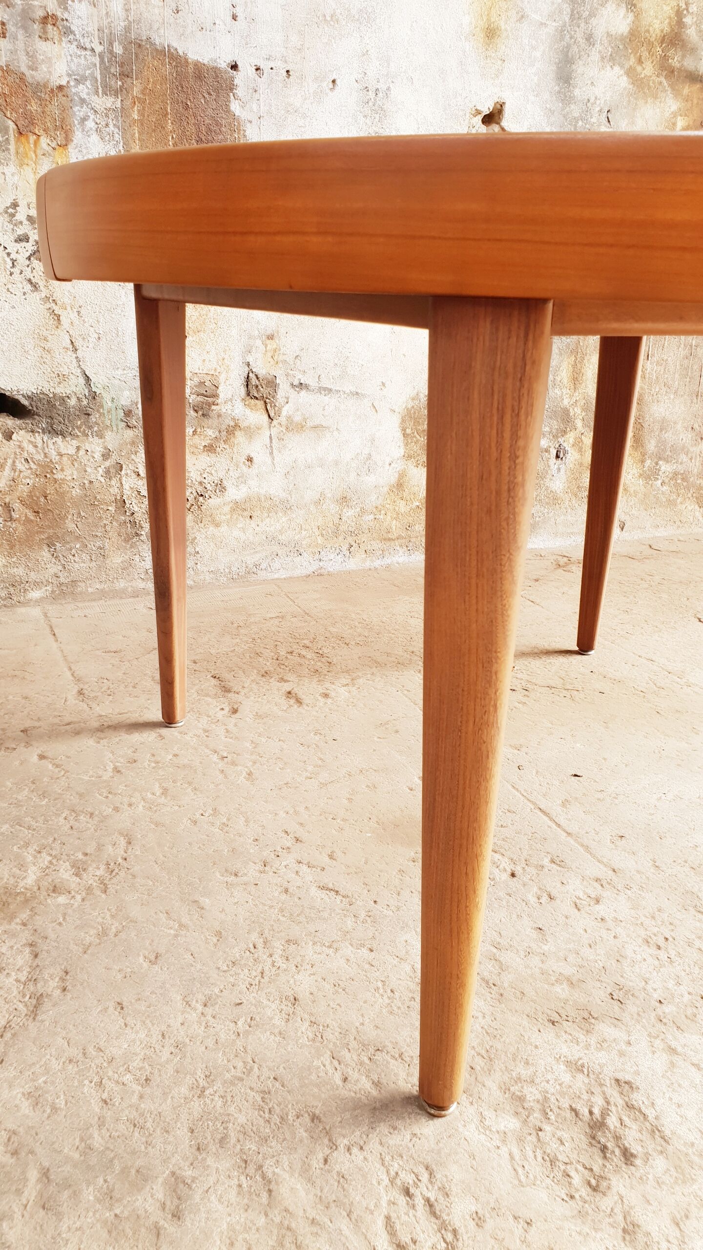 Table ronde scandinave extensible