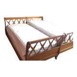 Paire de lits et tables de chevet col de cygne style empire