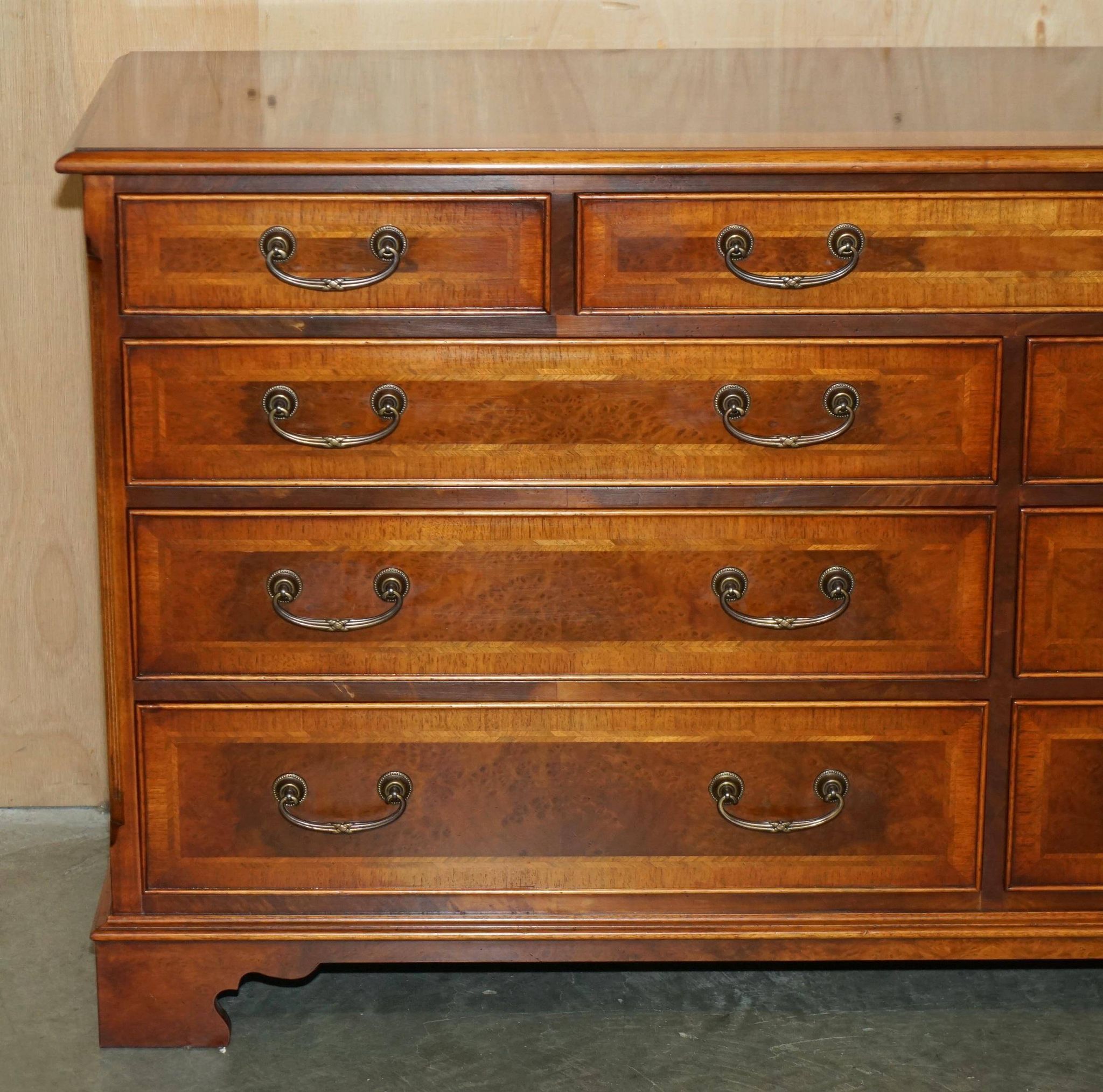 Buffet en noyer Burr & Burl avec patine