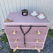 Vintage chest of drawers