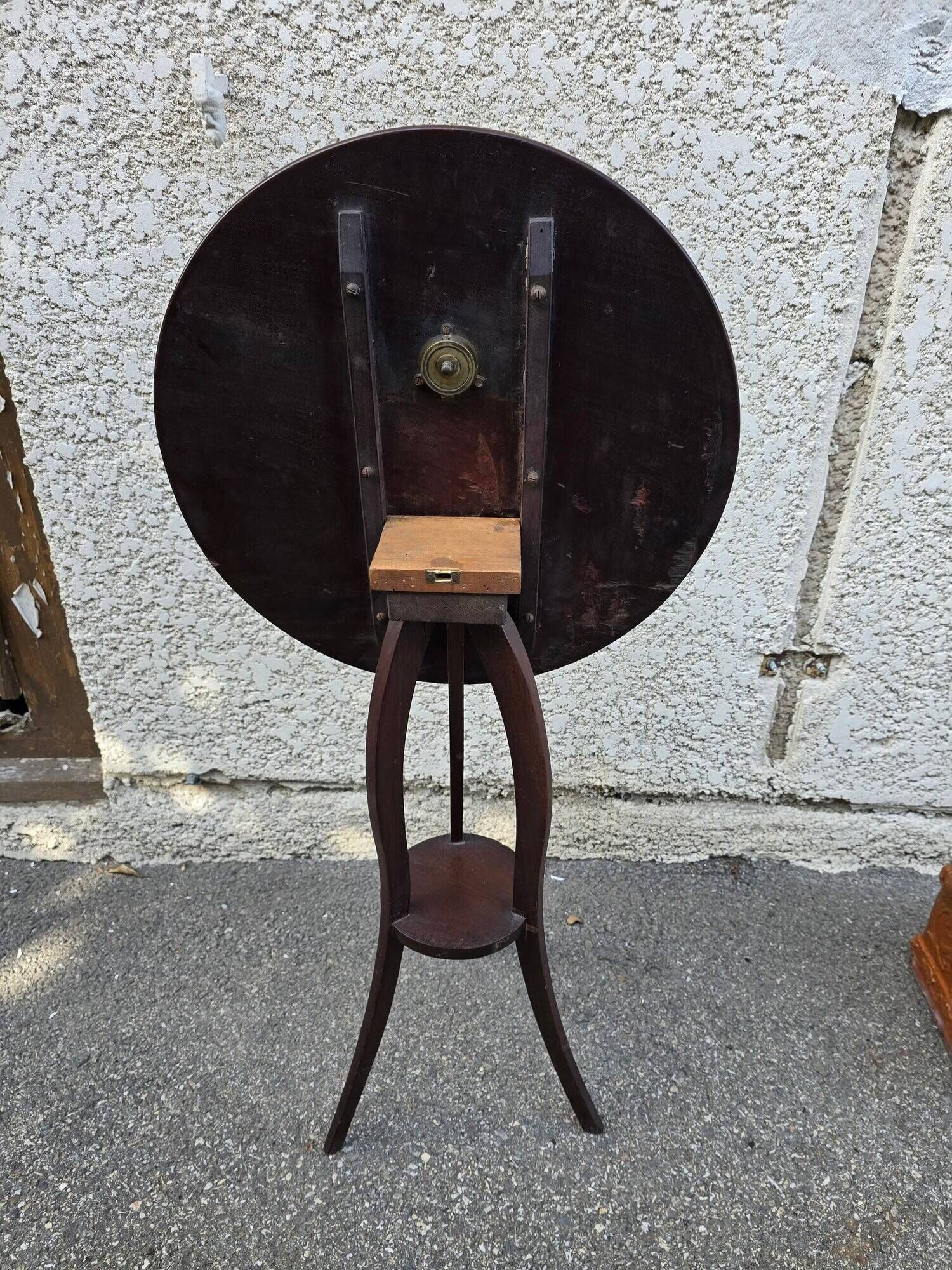 Tripod gueridon in mahogany with a tilting top – Directoire period / early 19th century