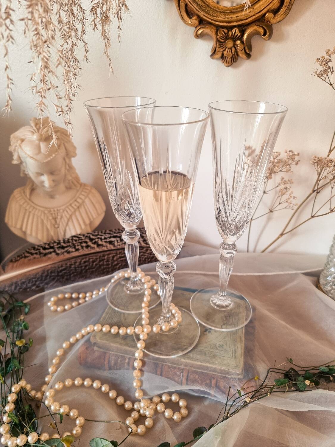 3 crystal Champagne flutes