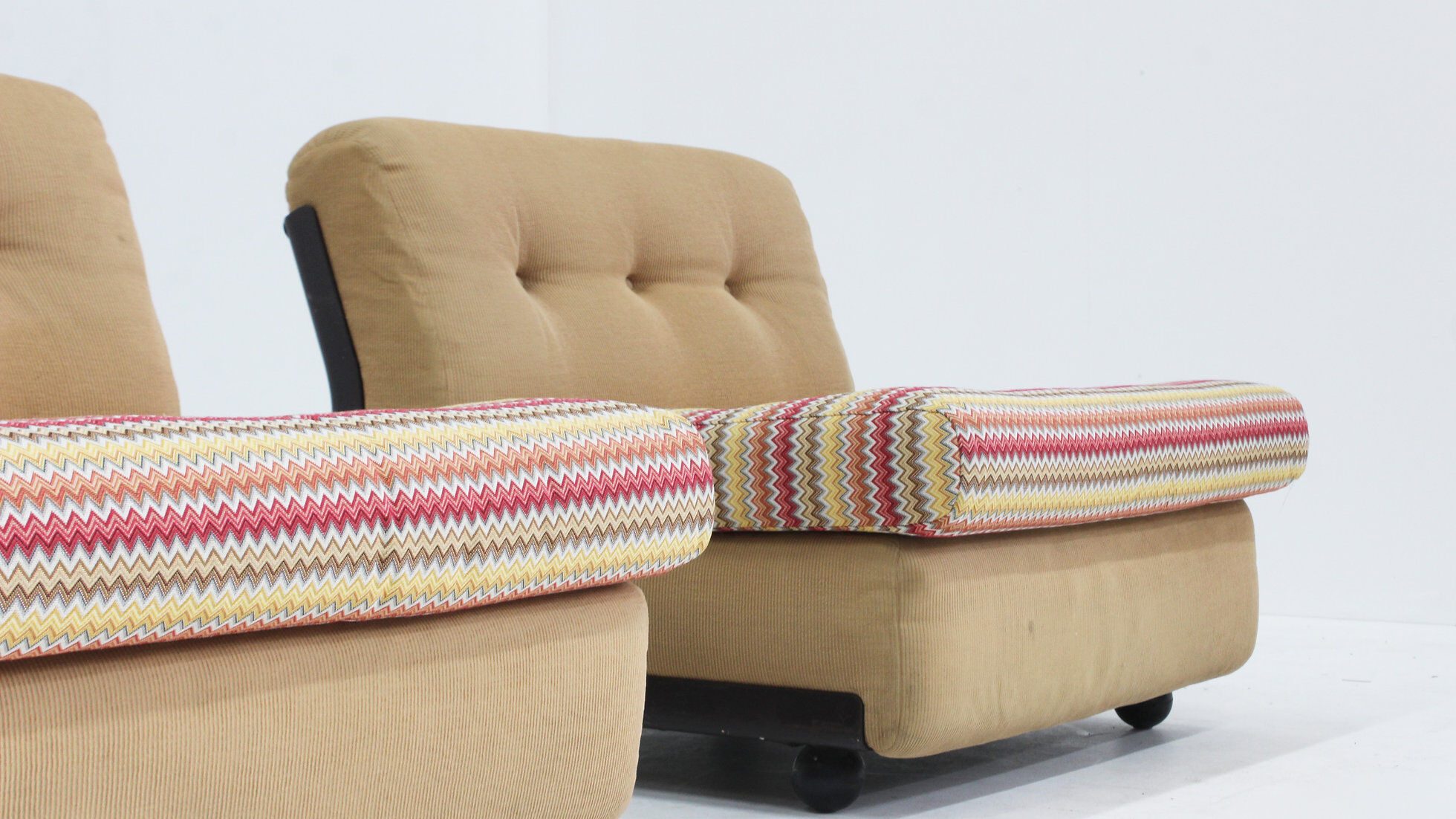 Set of vintage Amanta lounge chairs by Mario Bellini for C&B Italia