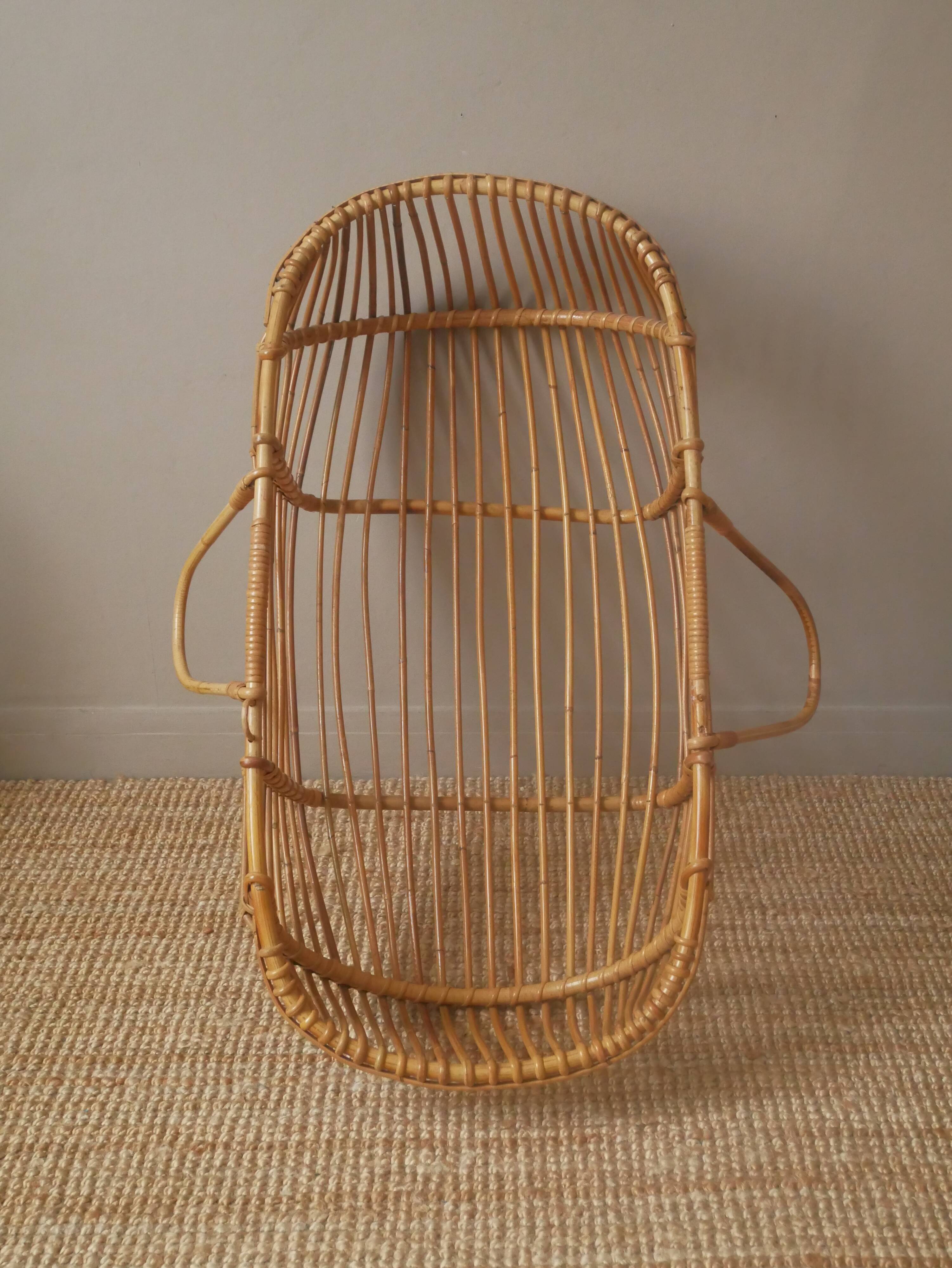 Moĩse rattan bassinet cradle, handcrafted, vintage wicker rattan