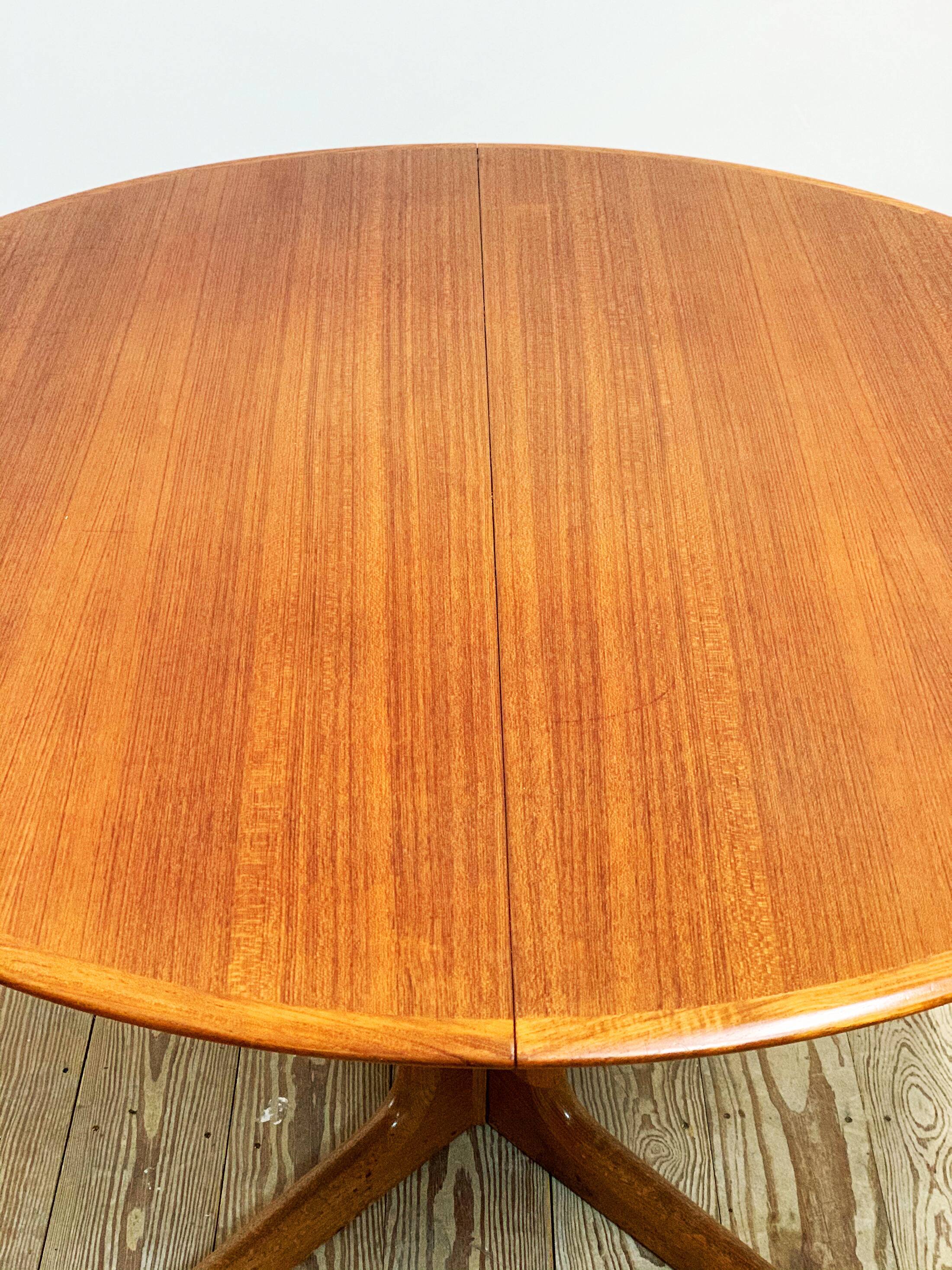 Round Circular Extendable Mid Century Teak Dining Table