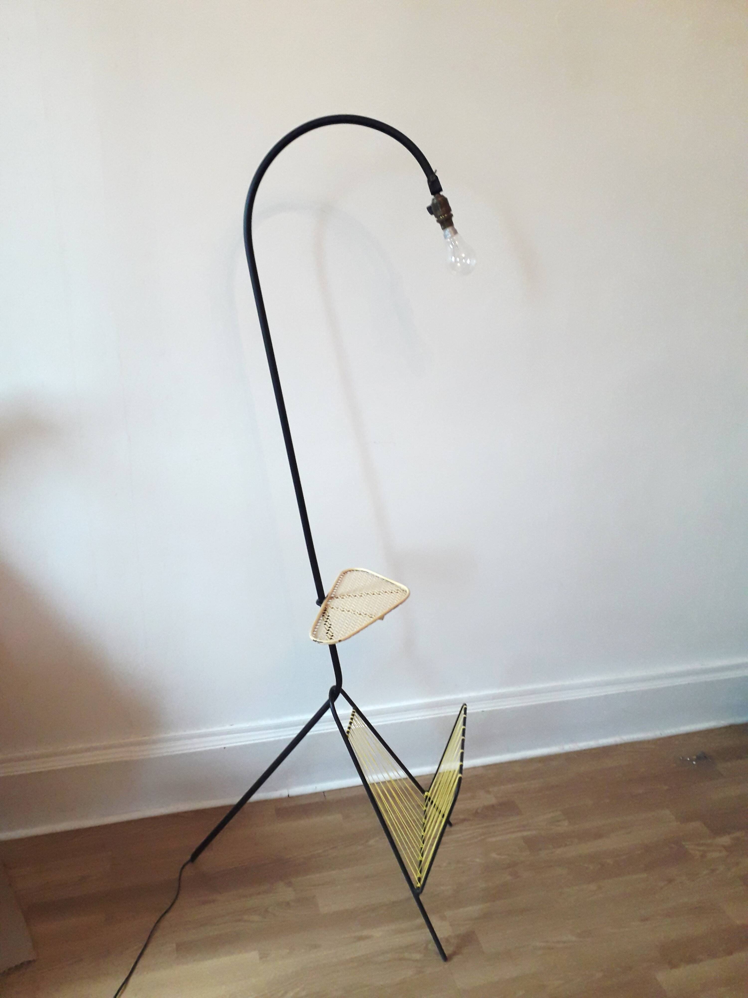 Floor lamp / magazine holder