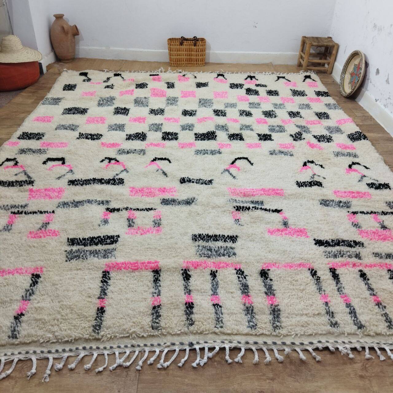 Azilal Berber rug in handmade wool 326 X 250 CM