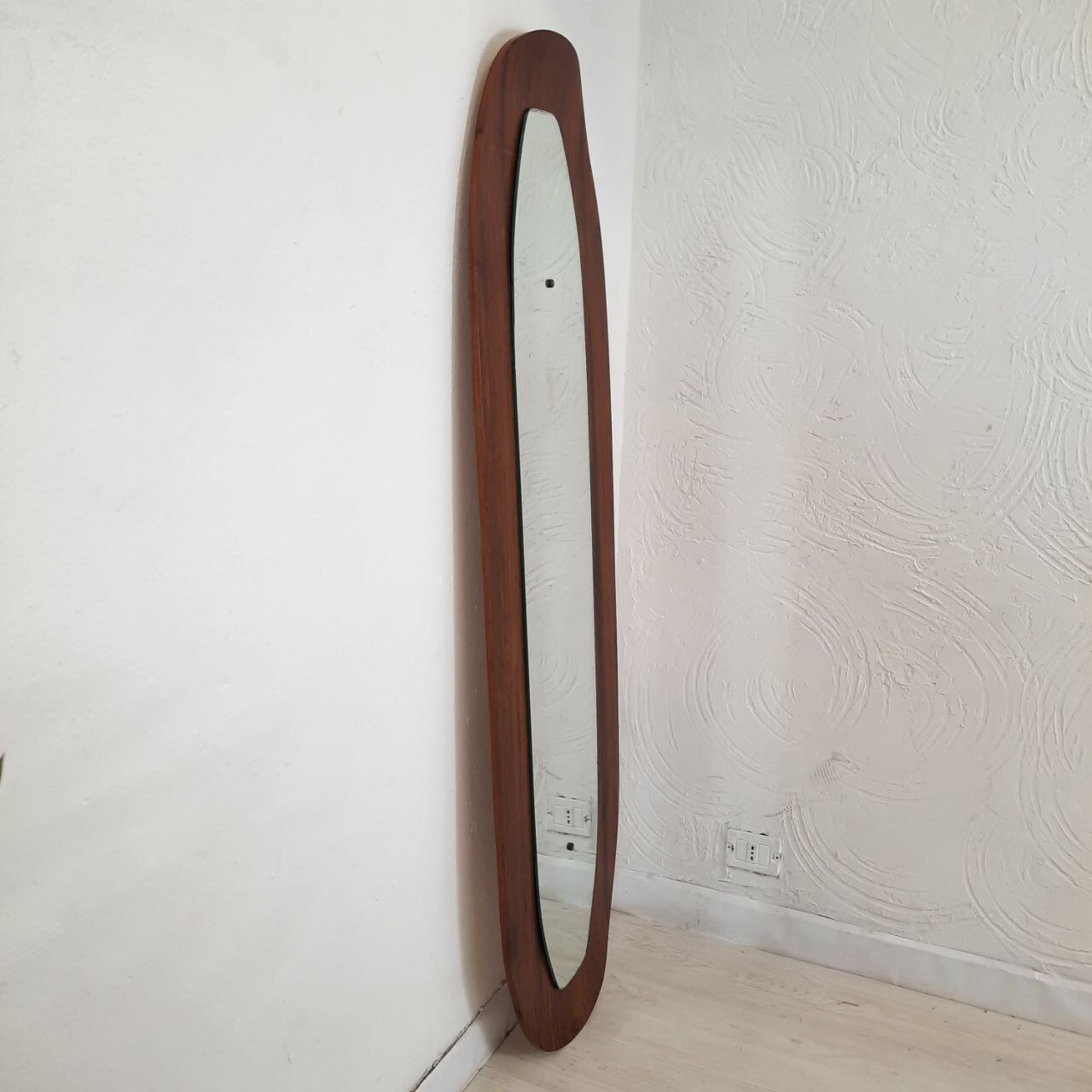 Miroir en bois incurvé teck