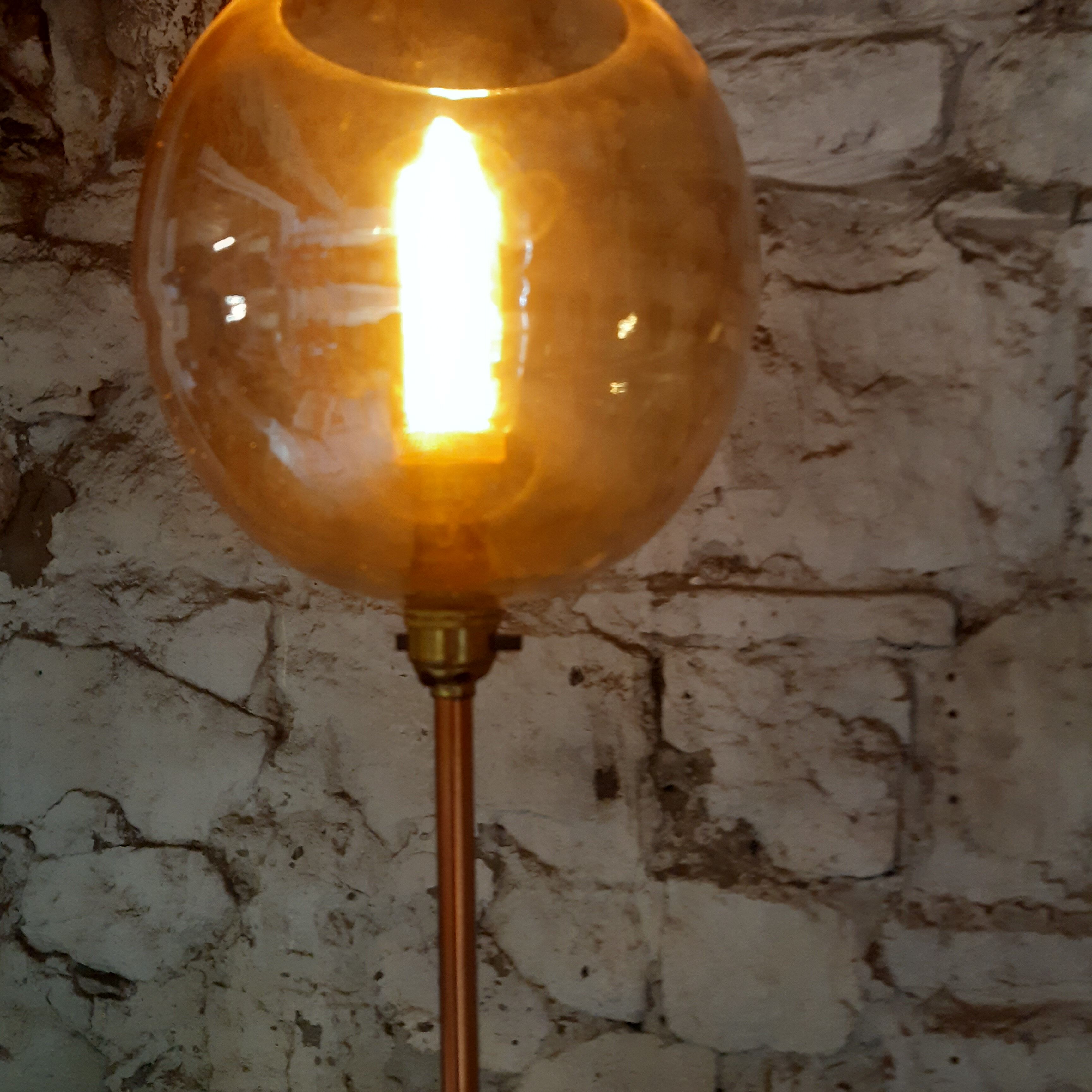 Lampadaire en teck du milieu du siècle