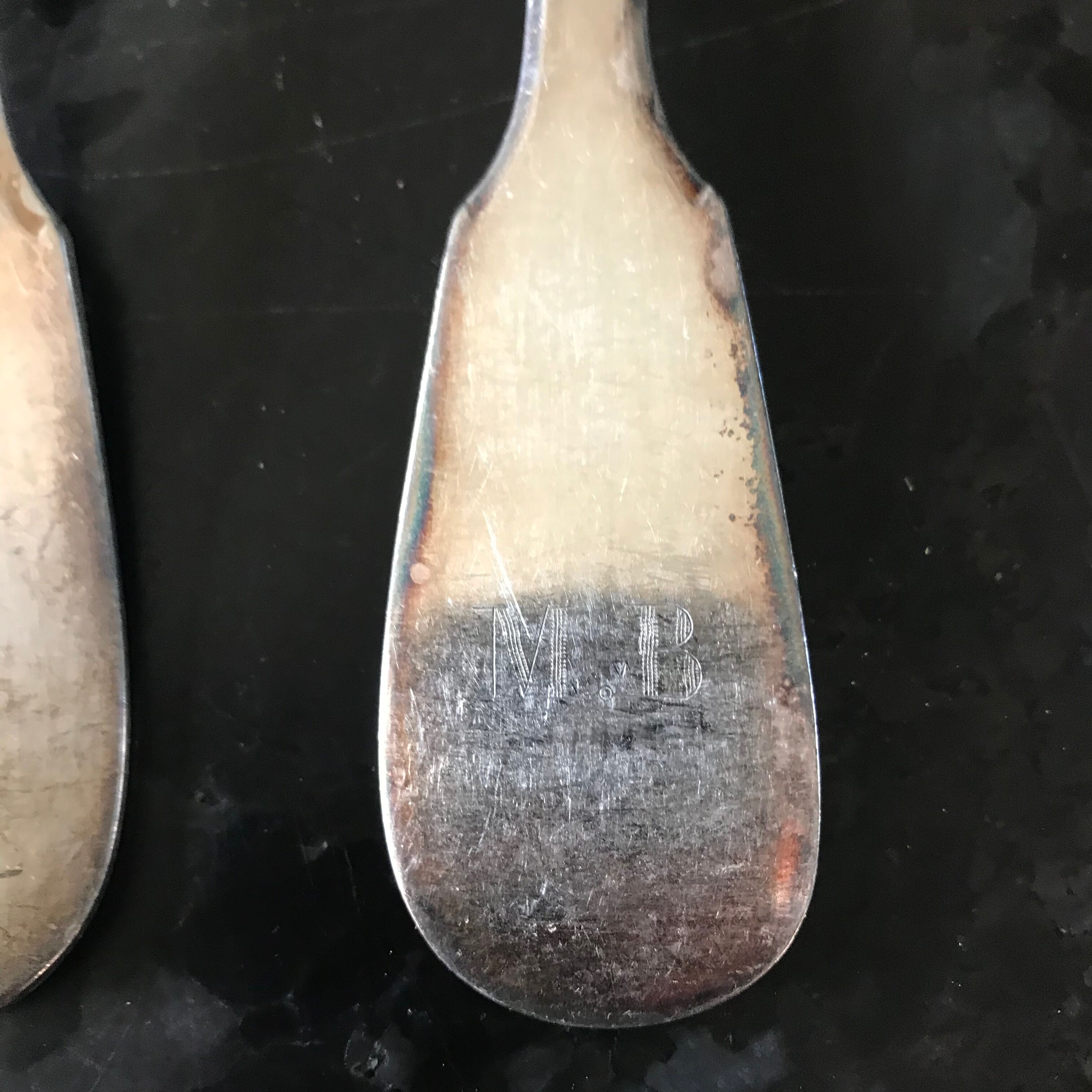 Pop-up Christmas 2022 Set of 4 silver spoons dating from the early twentieth century.