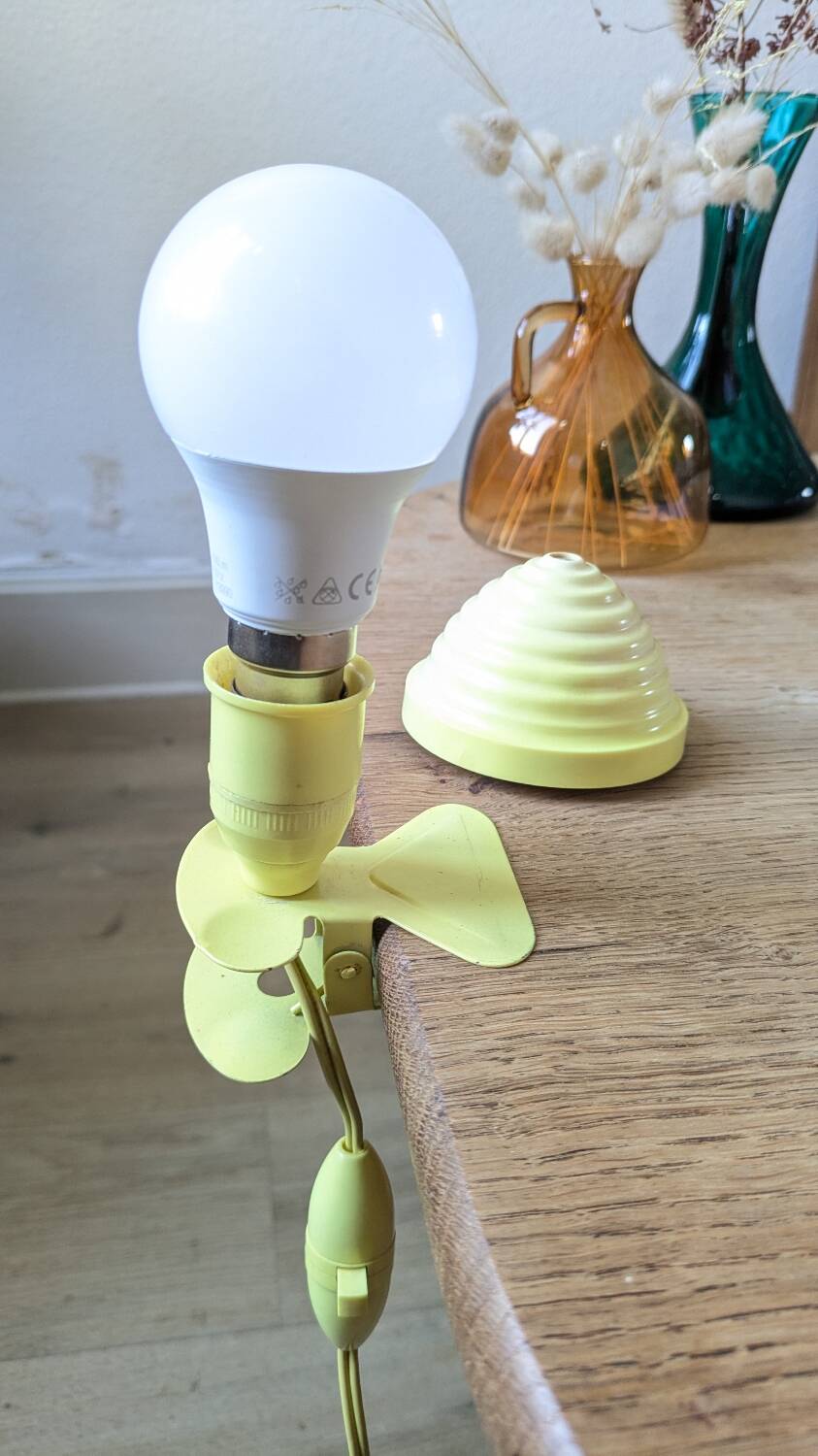 Mushroom clip lamp