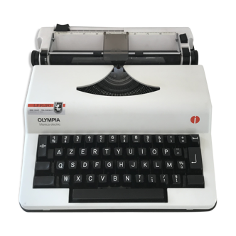 Electric vintage functional olympia typewriter