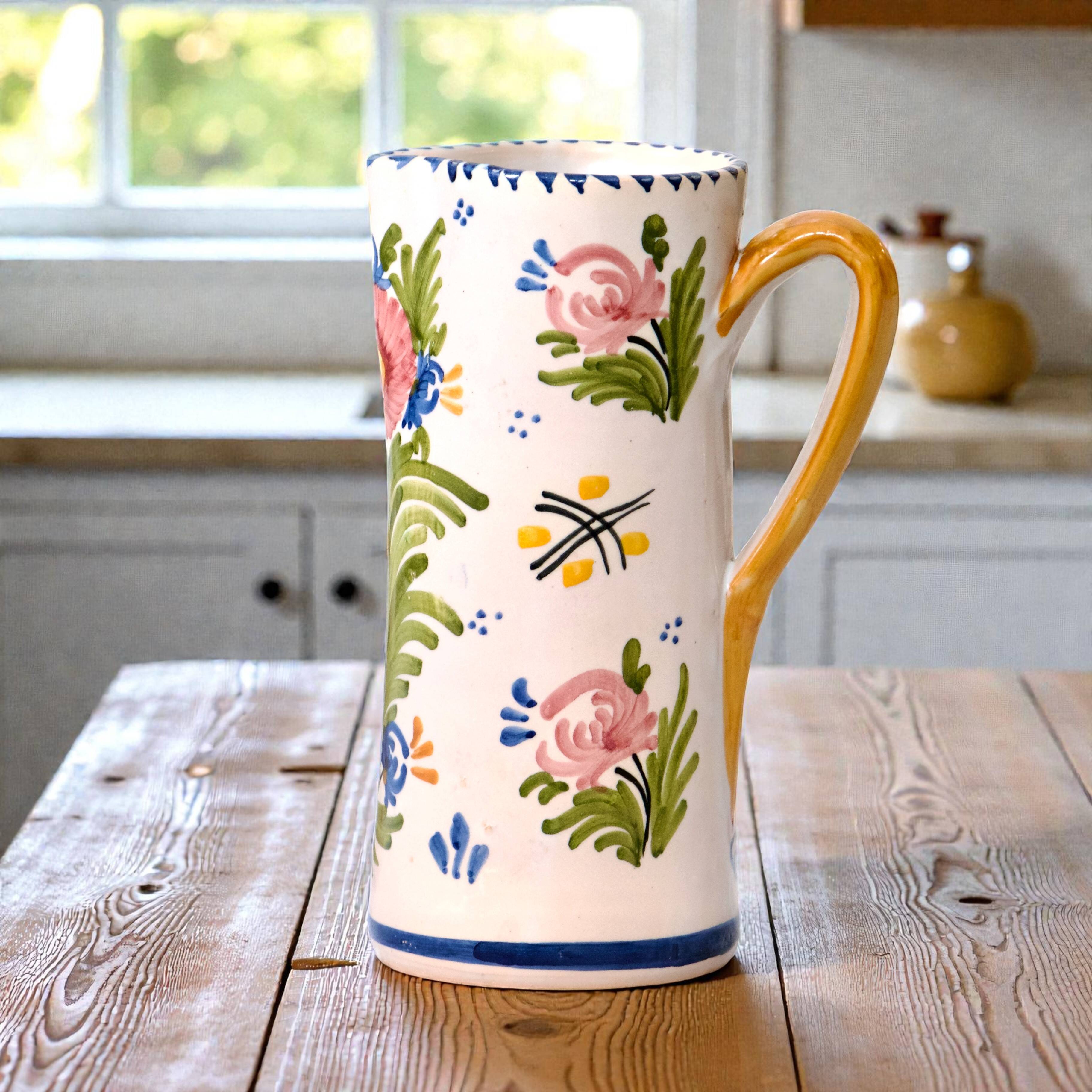 Service ancien grands mugs et carafe de Talavera en terre cuite émaillée