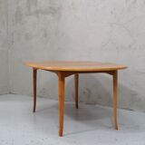 Table basse en bois de cerisier du milieu du siècle par Carl Malmsten pour Mobel Komponerad AV, années 1950