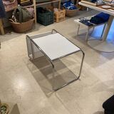 Table d'appoint porte-revues