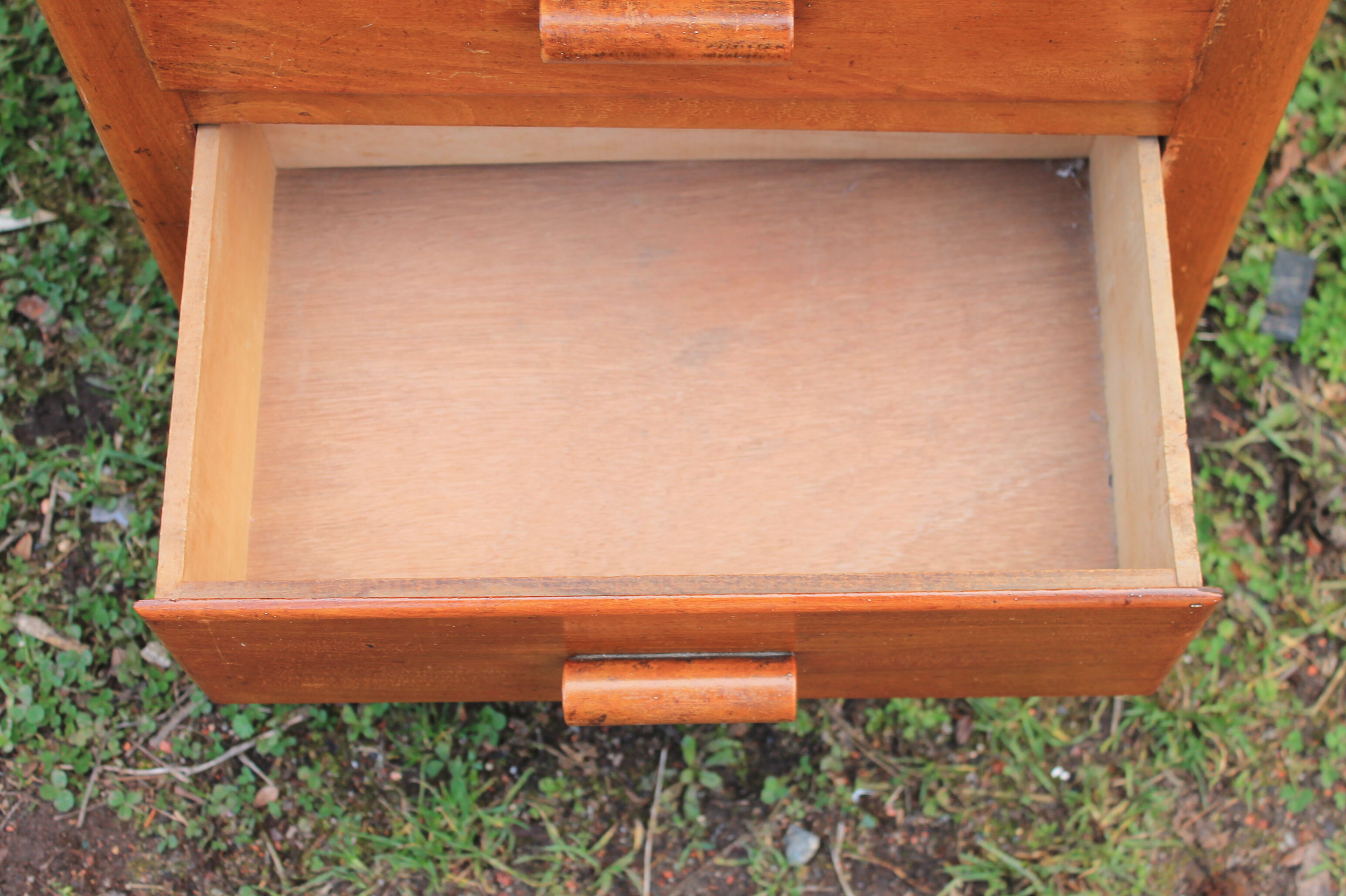 Furniture with drawer, rag