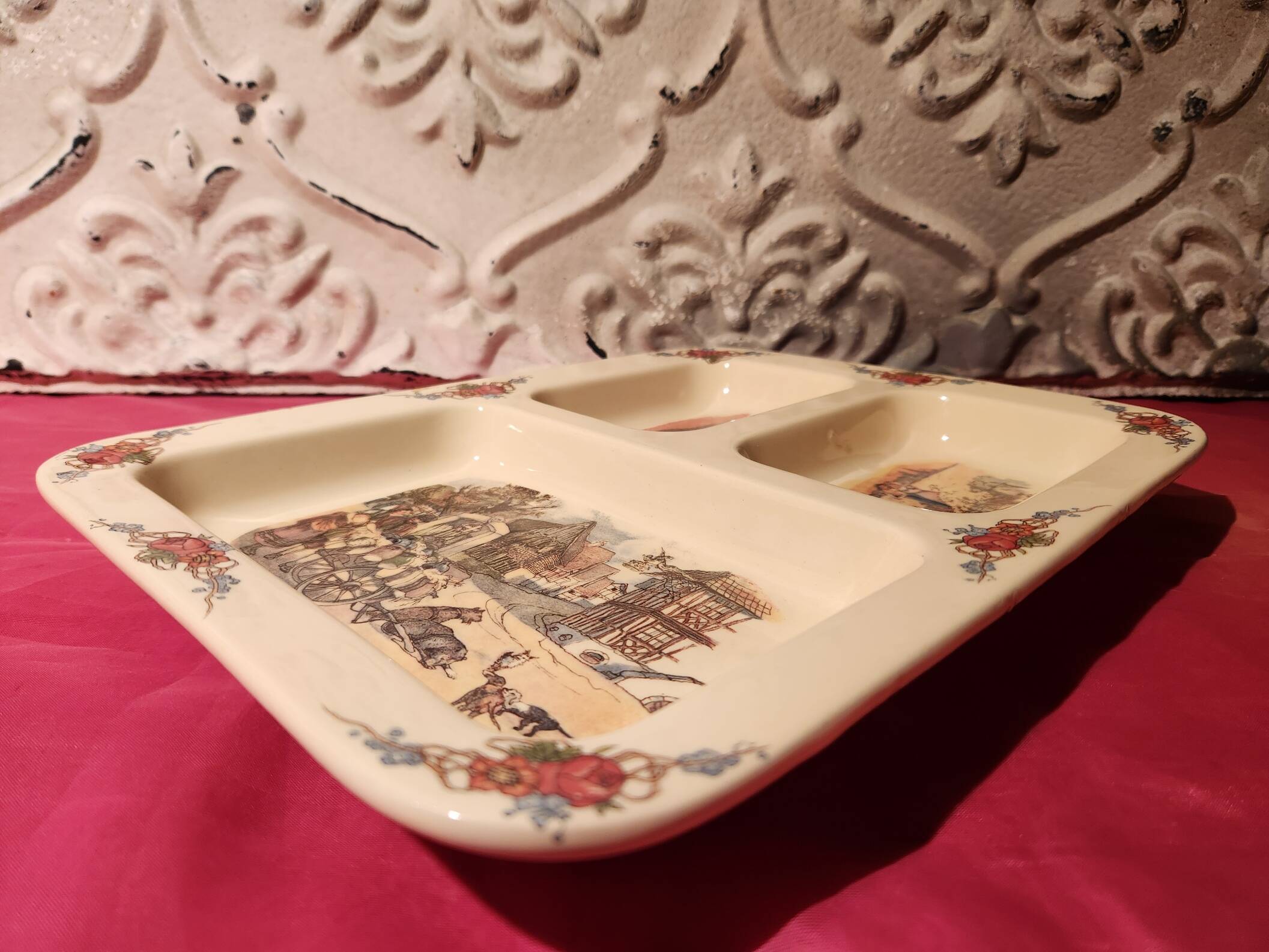 Obernai compartment dish Sarreguemines signed Loux
