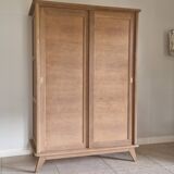 armoire vintage