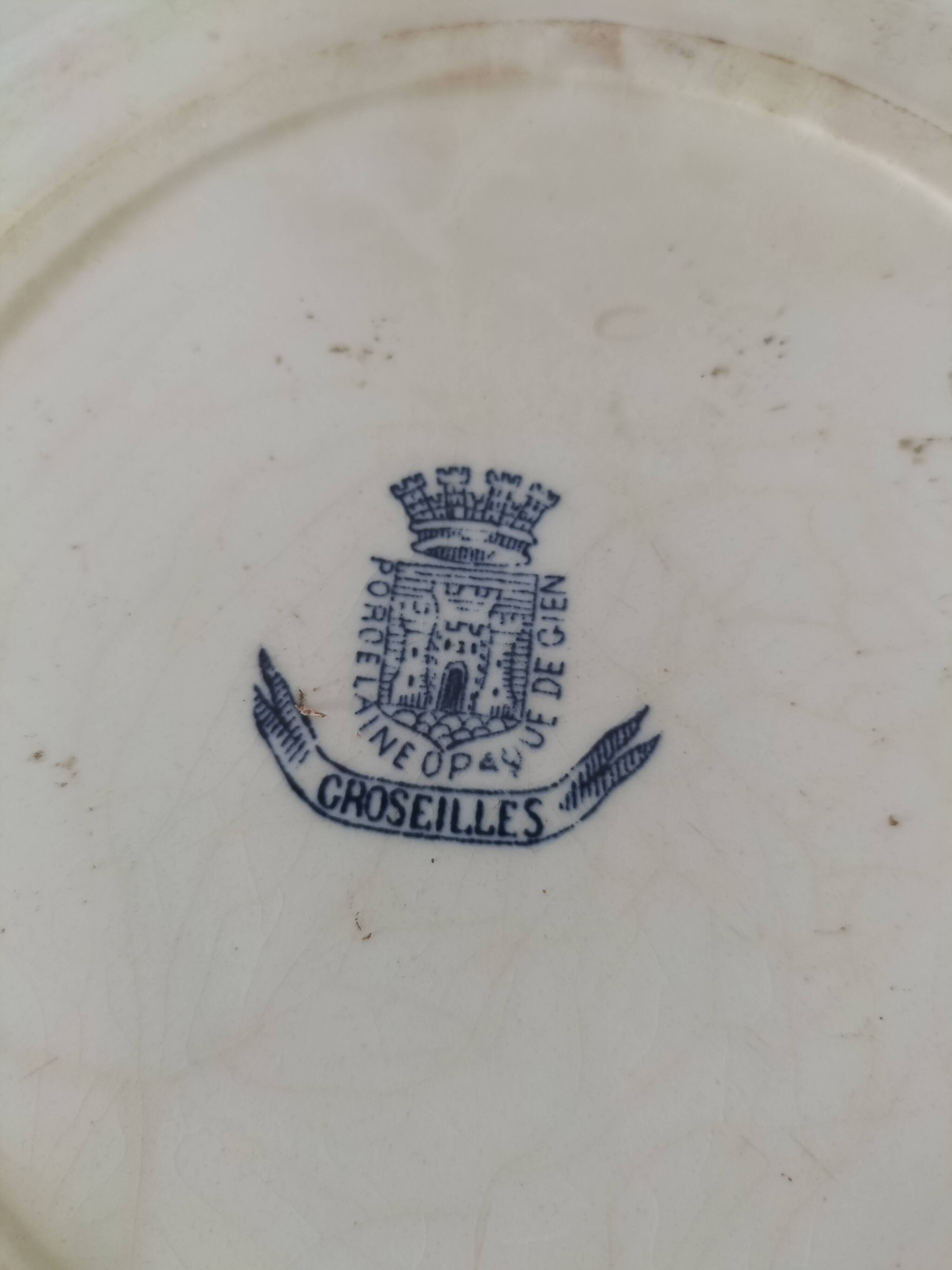 Duo of Gien plates, Groseilles model