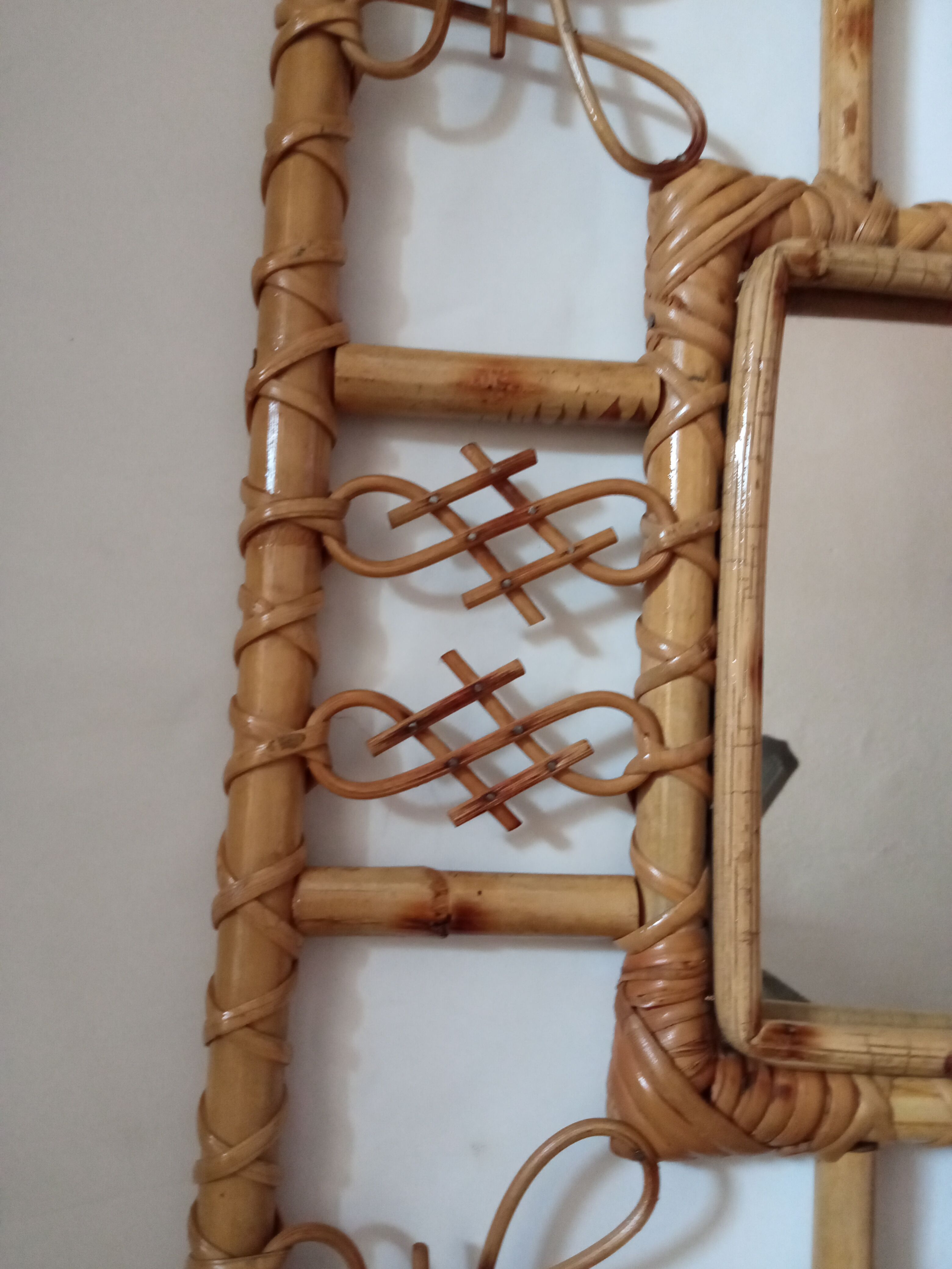 Miroir en bambou vintage