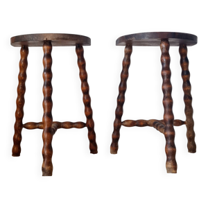 Tabourets tripodes en