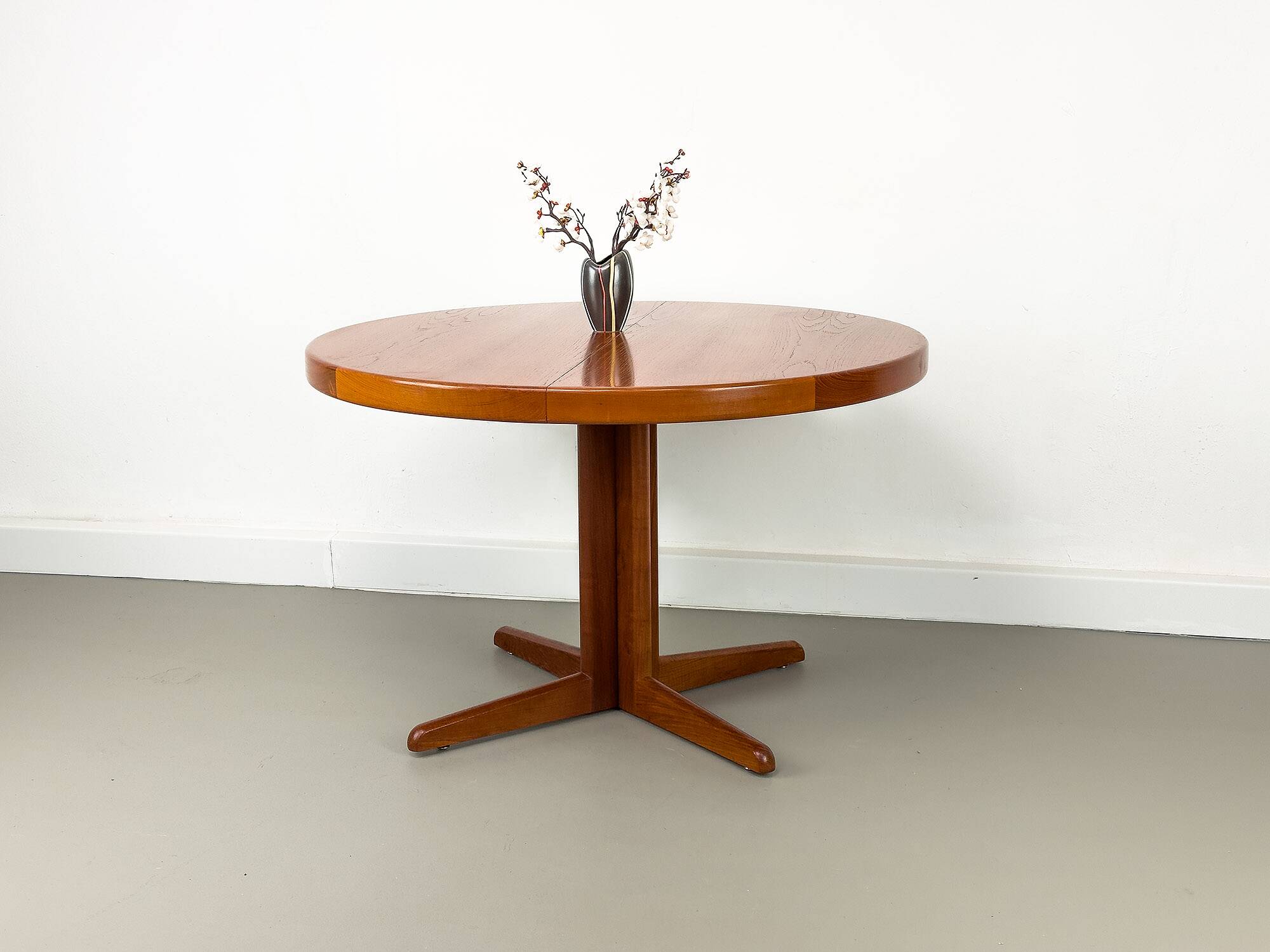 Table de Salle à Manger Ronde en Teck par HW Klein pour Bramin, Danemark, 1960s