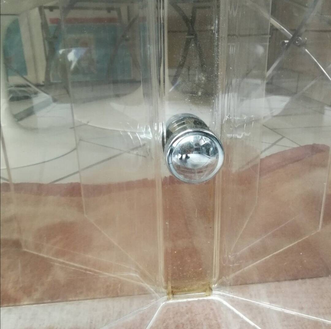 Table basse Cheverny modèle Mini star 1970 vintage plexiglas et verre