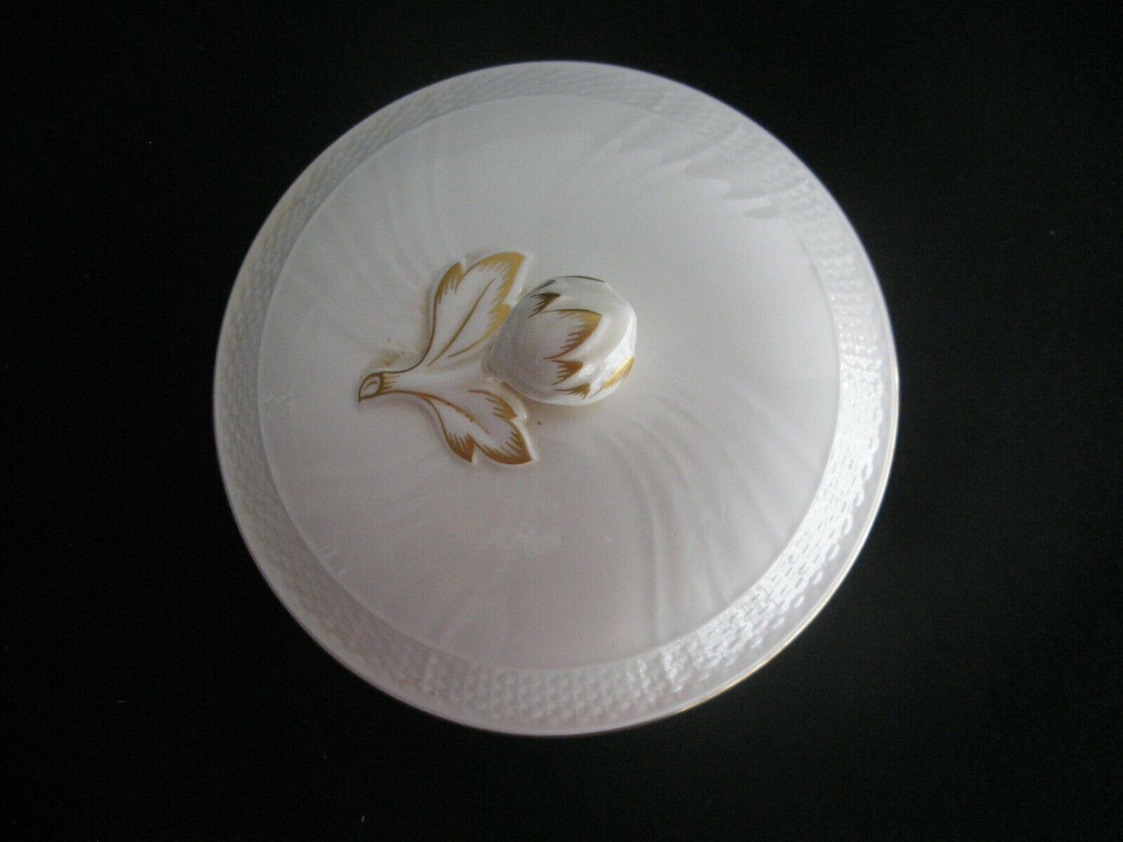 Porcelain box from Villeroy & Boch Heinrich Louisenburg Gold