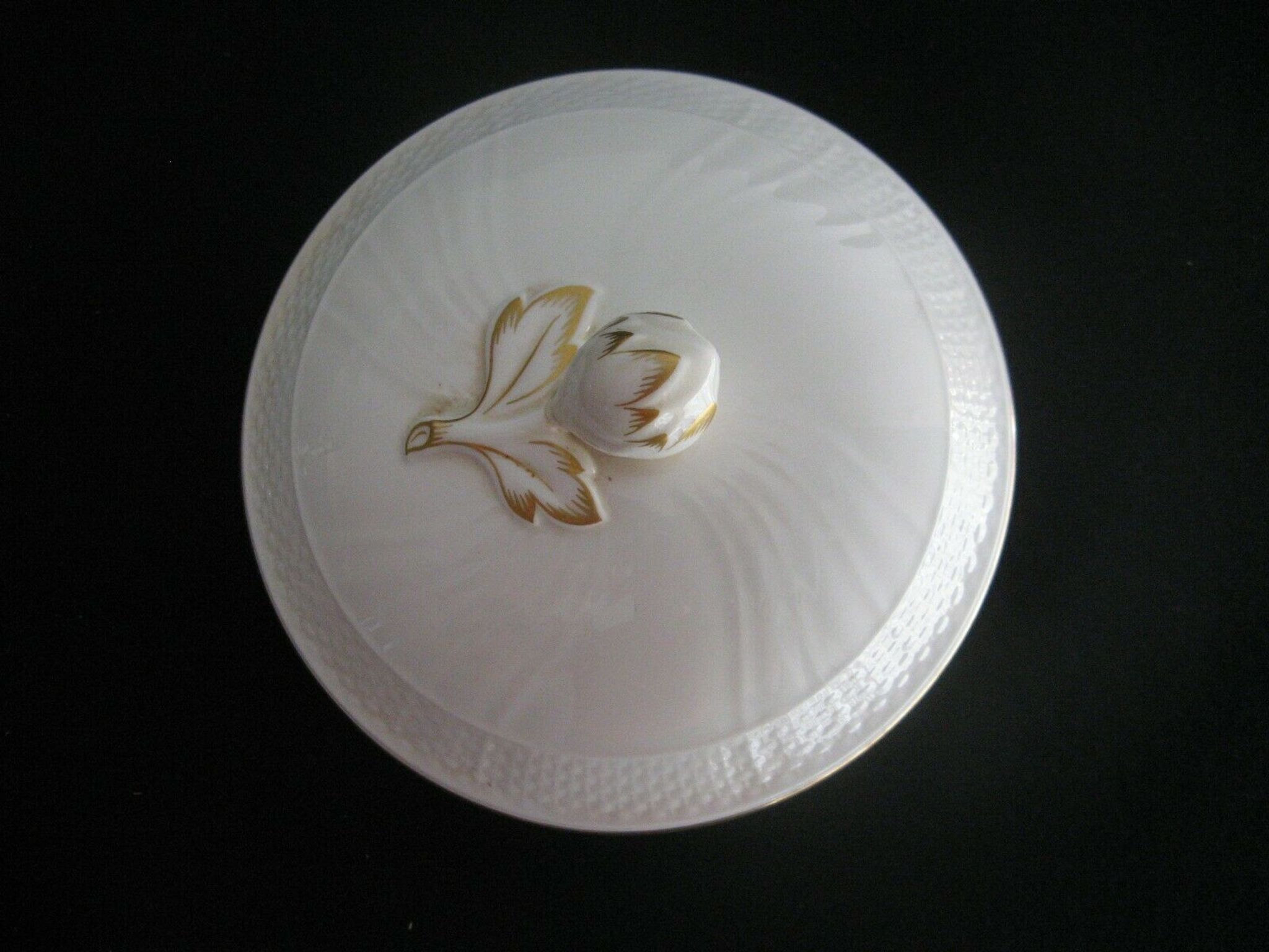 Porcelain box from Villeroy & Boch Heinrich Louisenburg Gold
