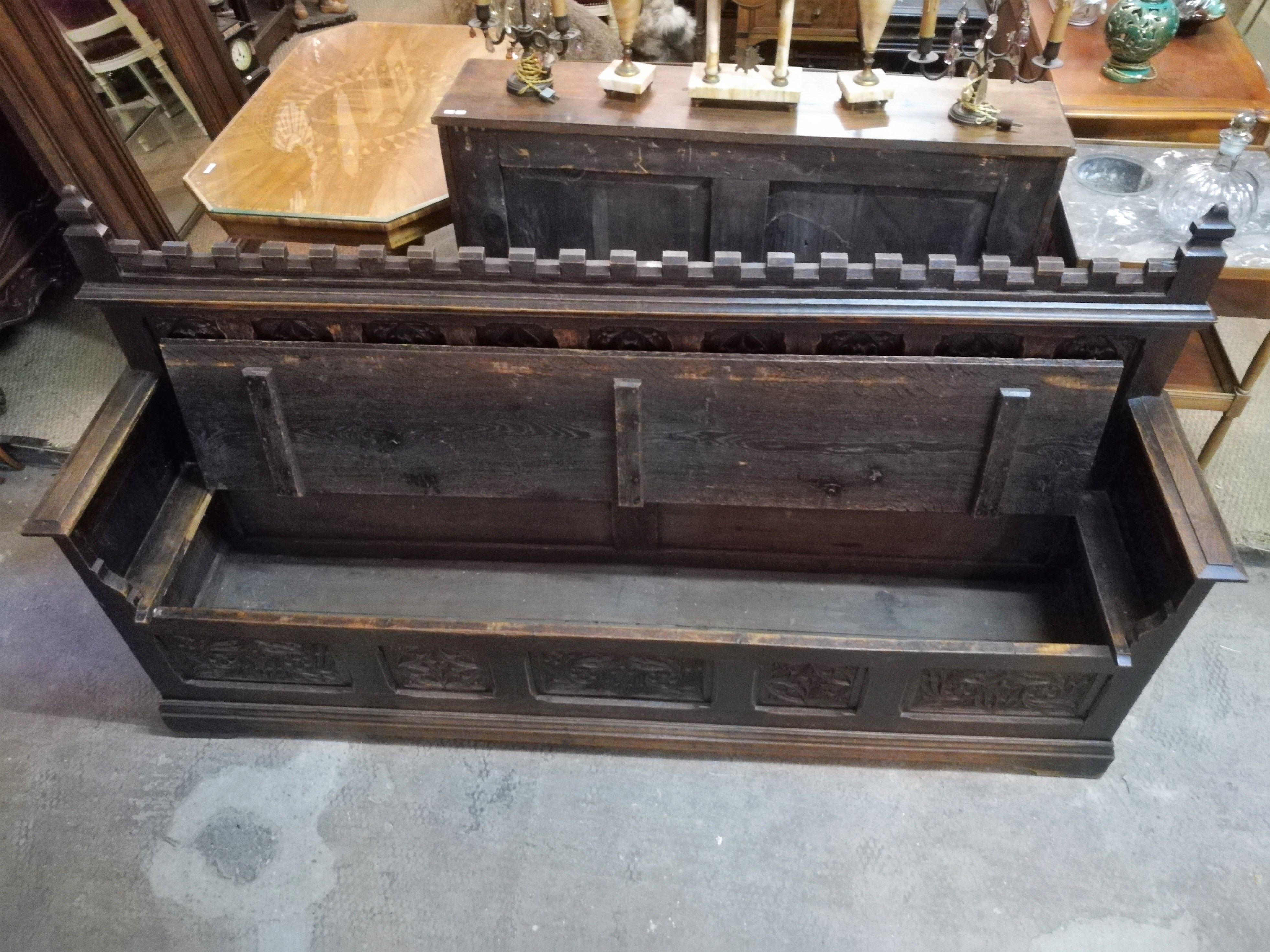 Bench chest oak end XIX