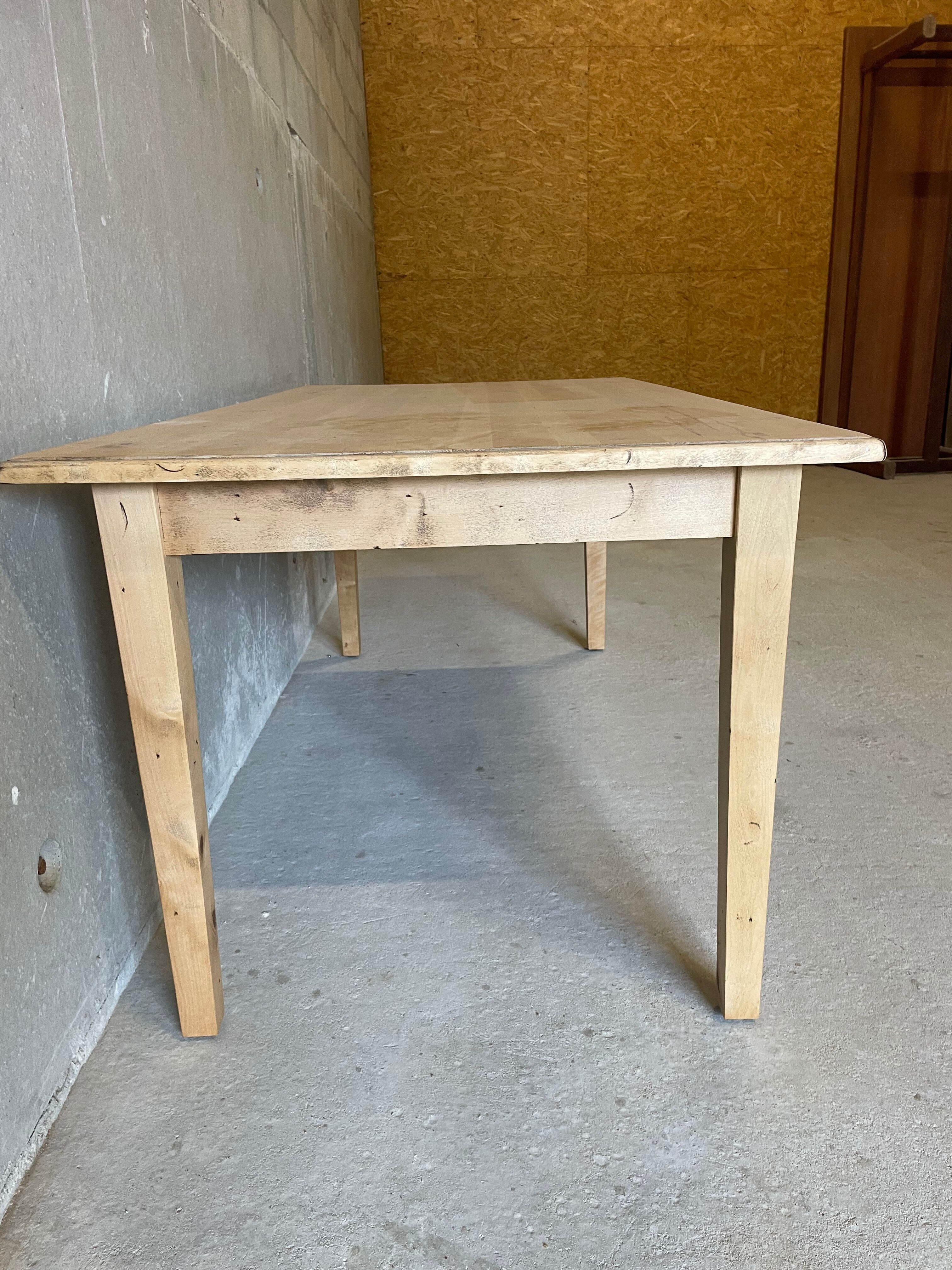 Large solid wood table – minimalist & authentic spirit