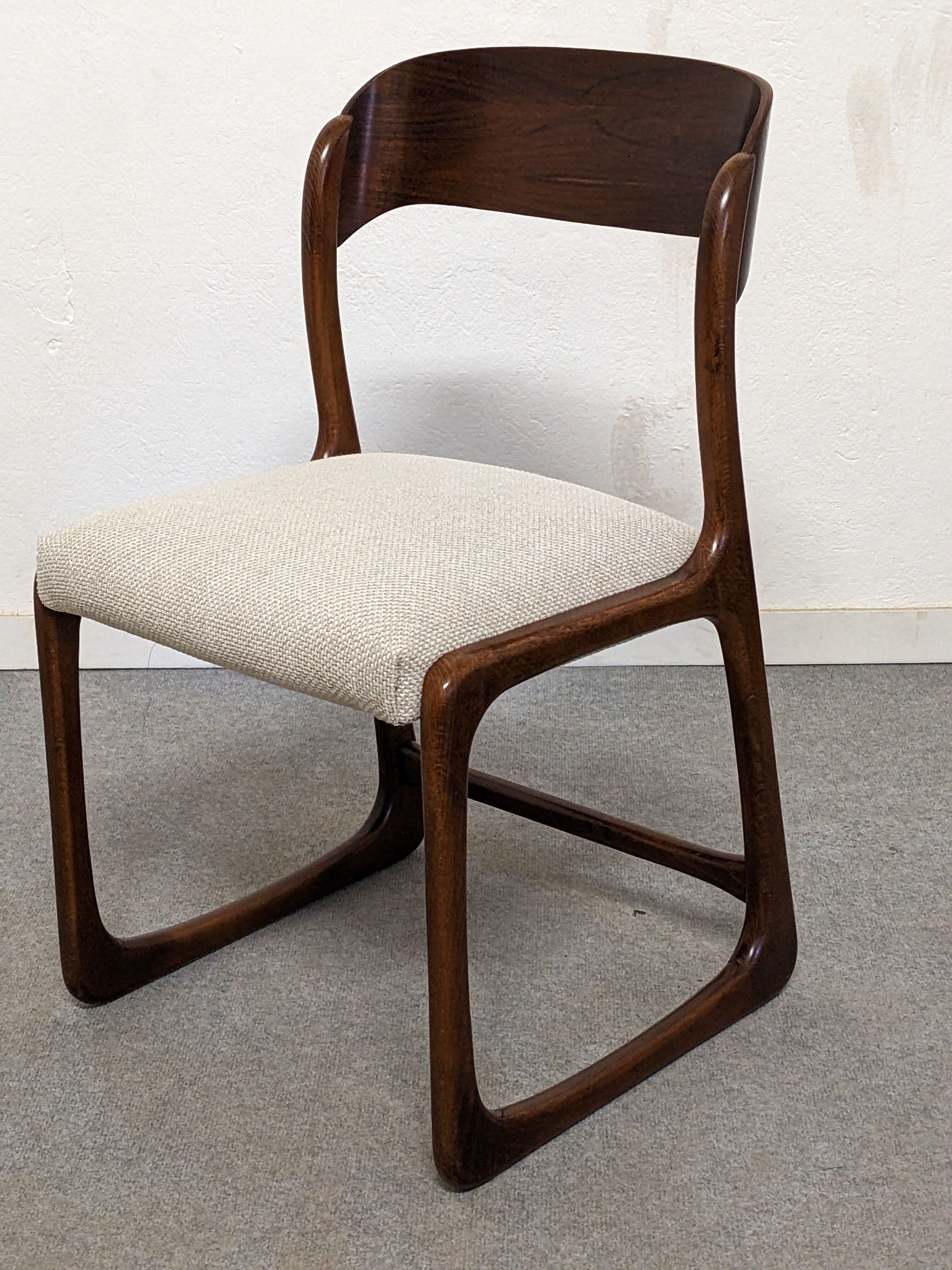 Series of 4 Baumann sled chairs from the 60-70s