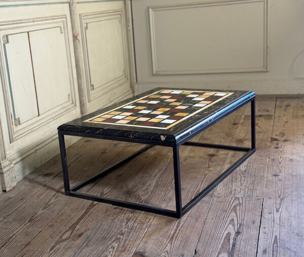 Table de salon, spécimens de marbres, socle de métal sur mesure