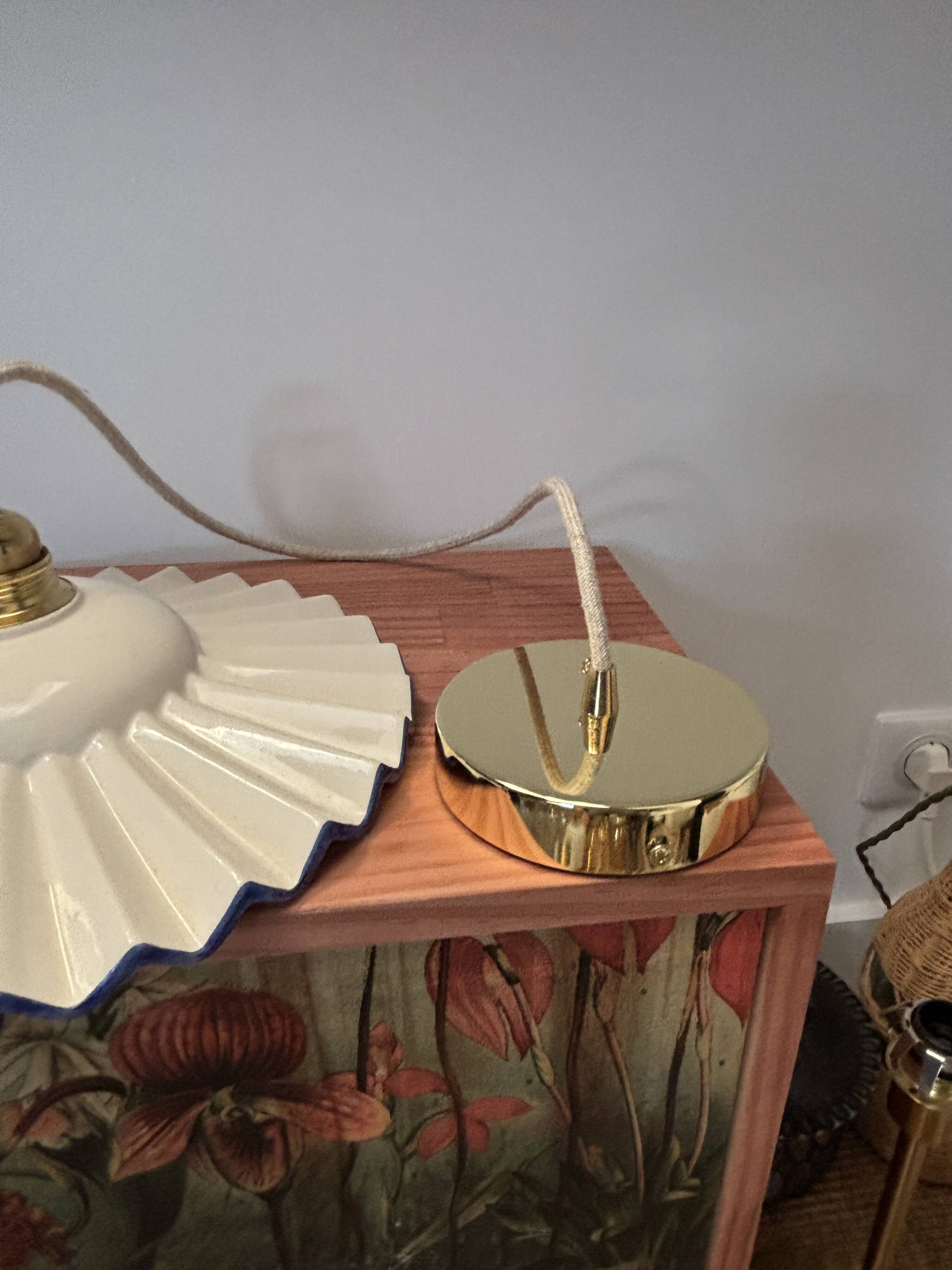 Vintage serrated pendant light