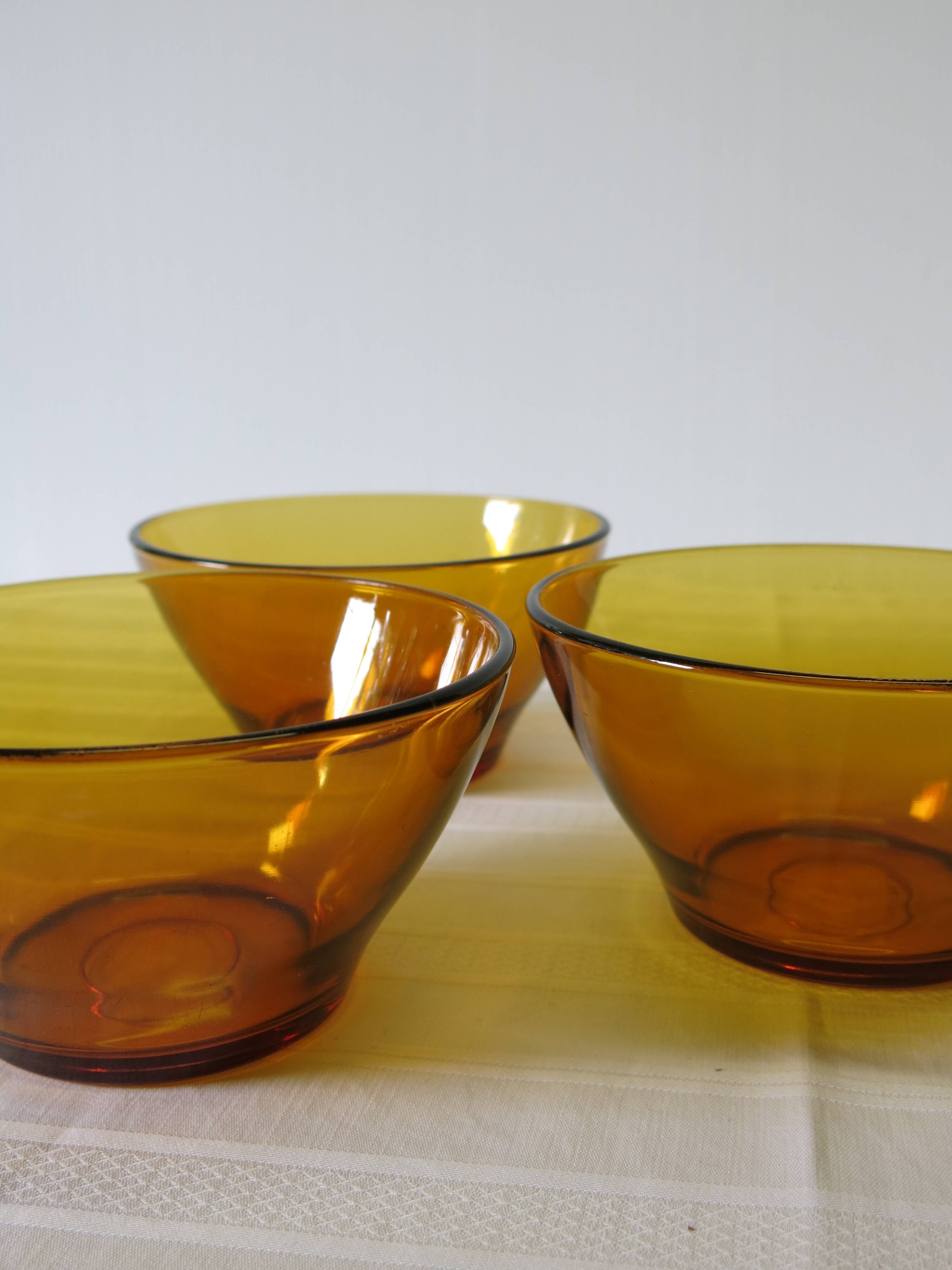3 yellow amber glass bowls from Duralex in very good condition